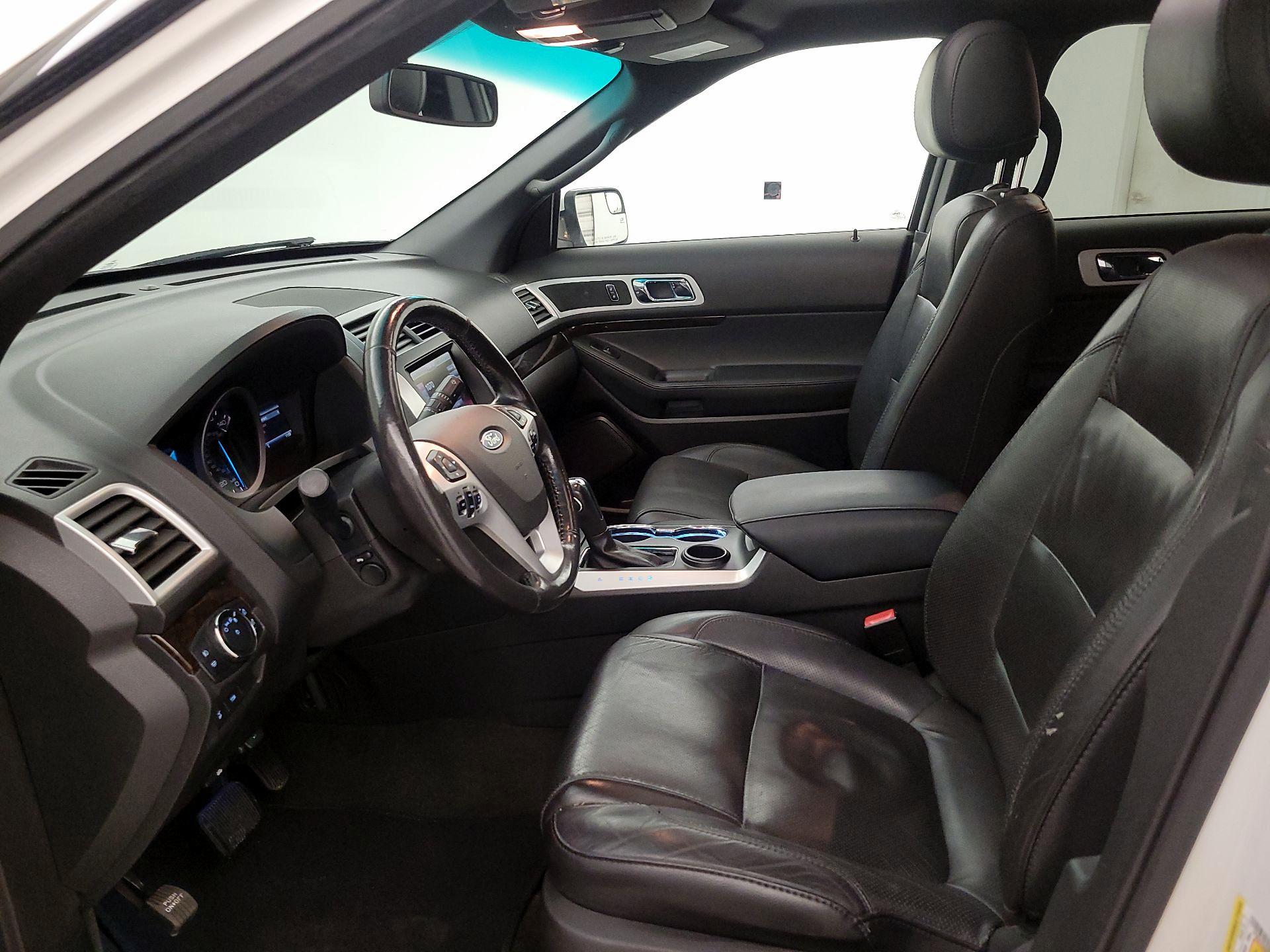 Thumbnail: 2015 Ford Explorer - 12