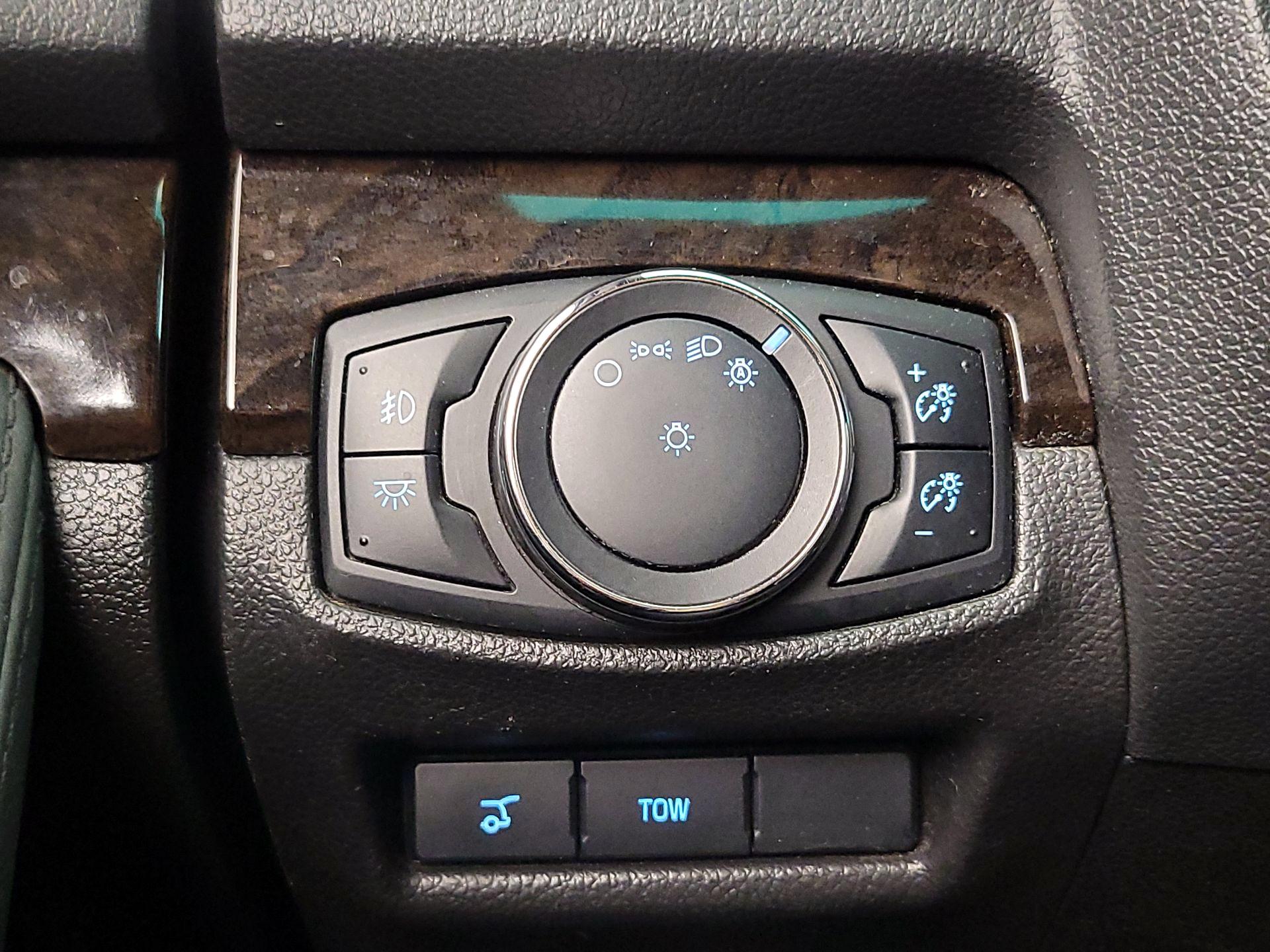 Thumbnail: 2015 Ford Explorer - 13