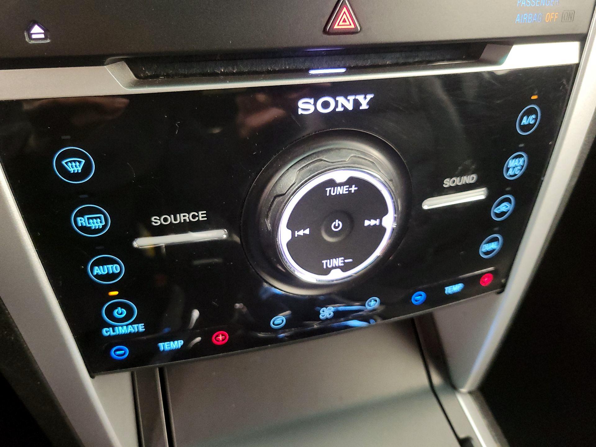 Thumbnail: 2015 Ford Explorer - 16