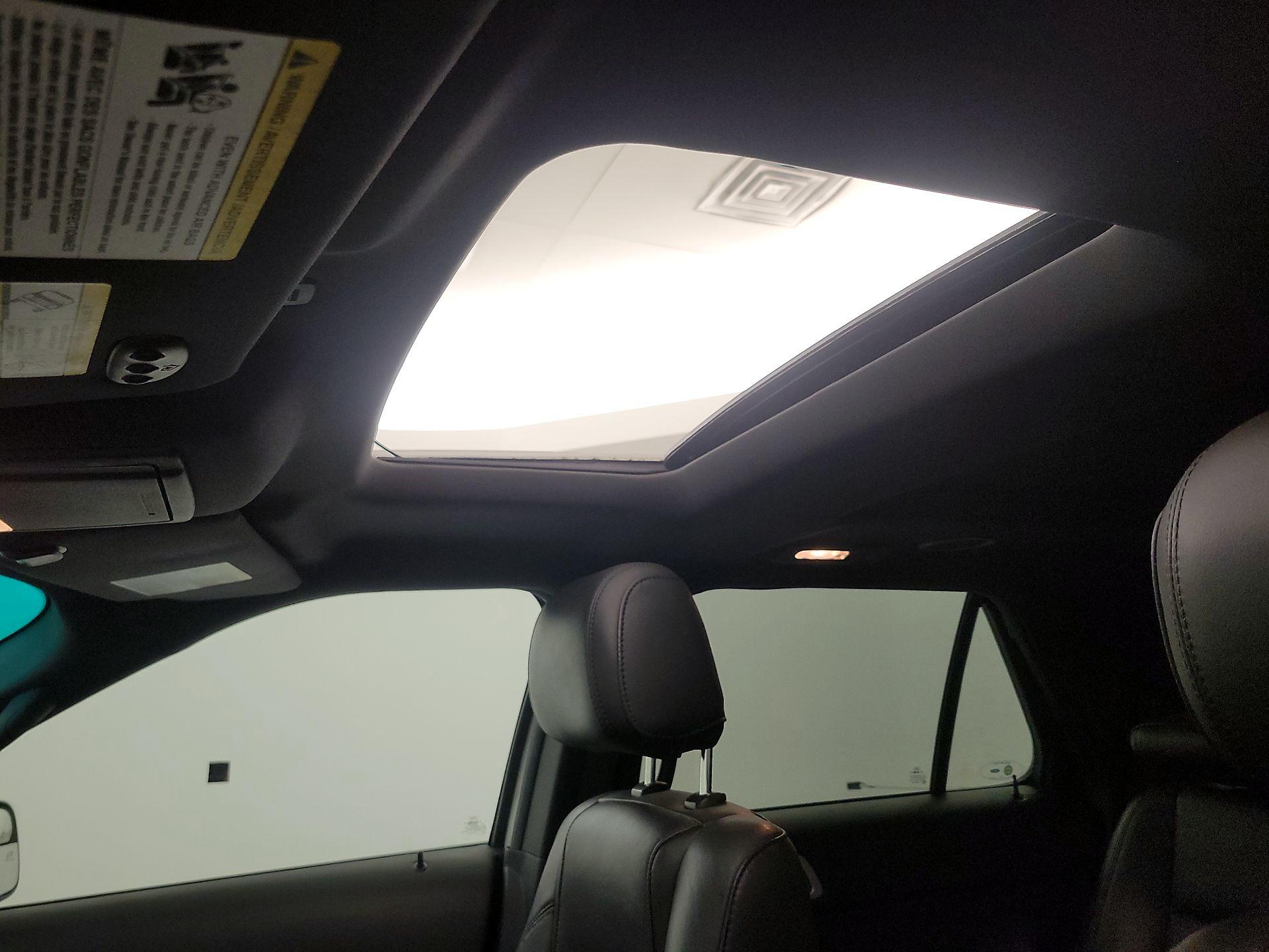 Thumbnail: 2015 Ford Explorer - 19