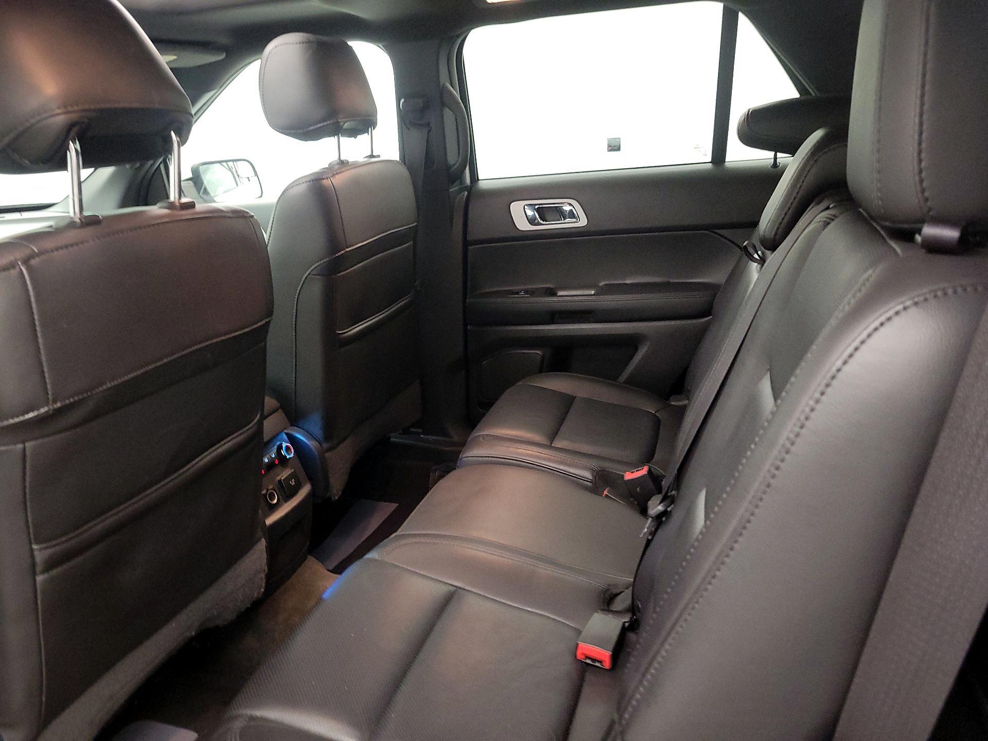 Thumbnail: 2015 Ford Explorer - 20