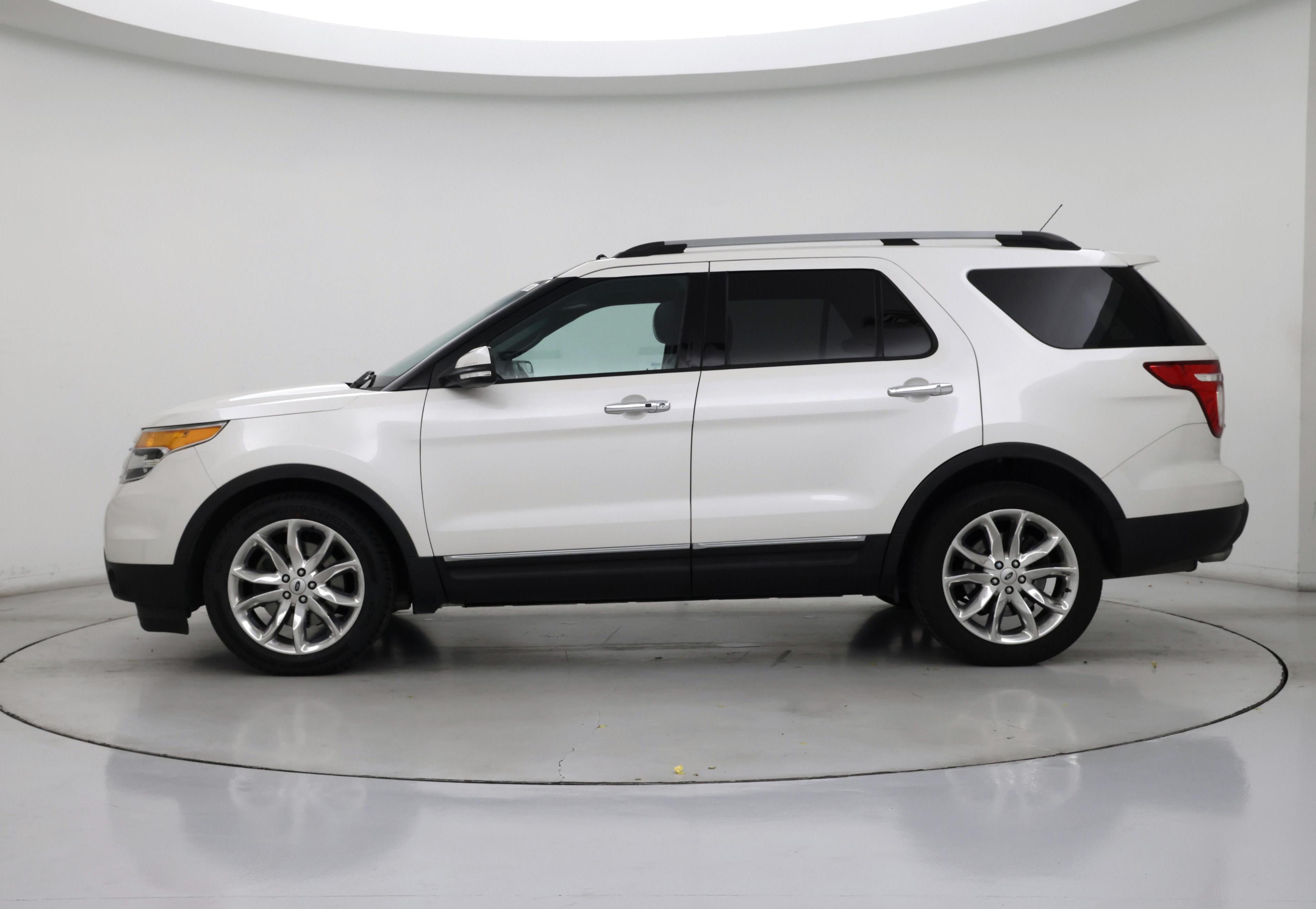 Thumbnail: 2015 Ford Explorer - 3