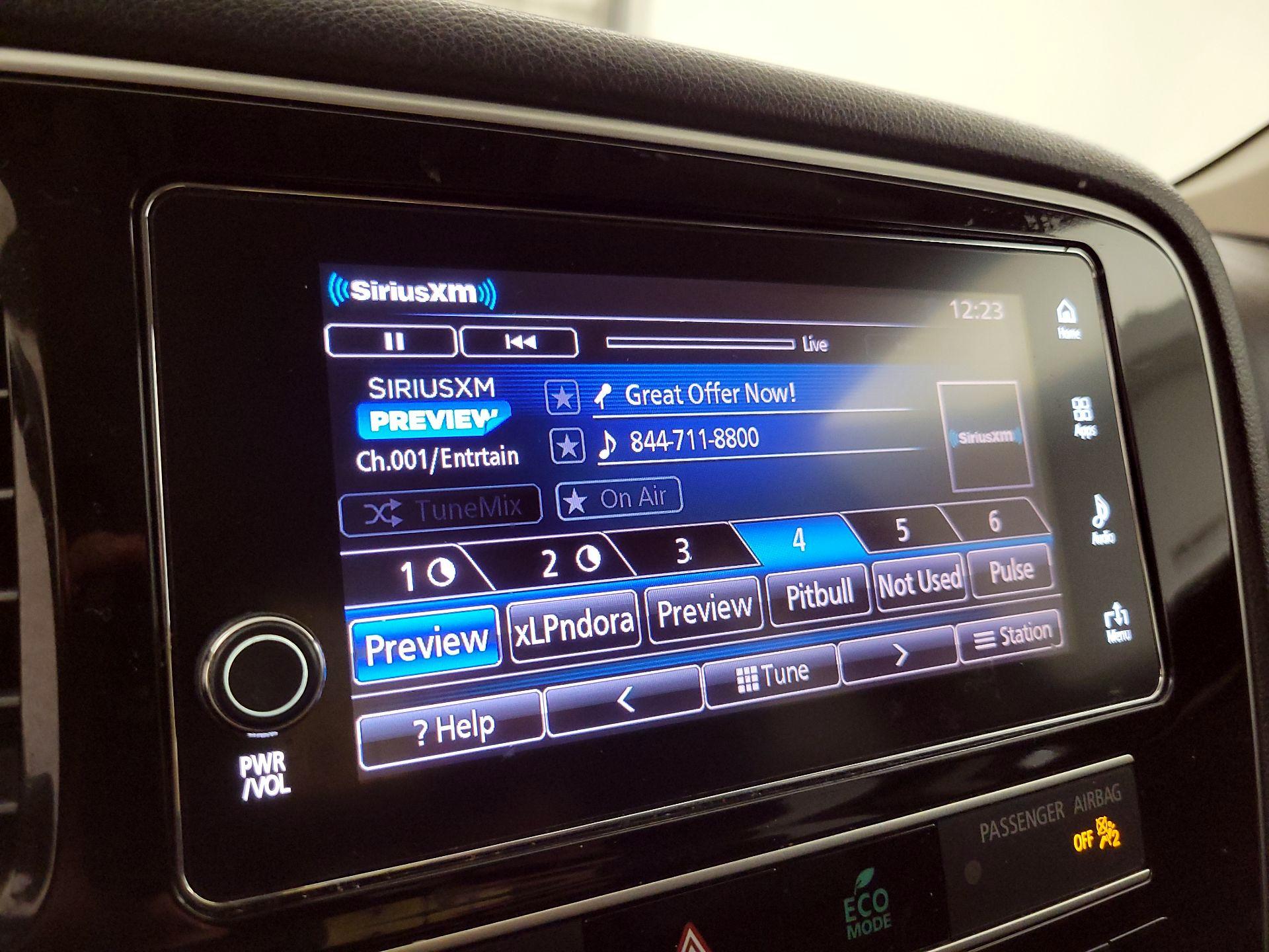 Thumbnail: 2019 Mitsubishi Outlander - 15