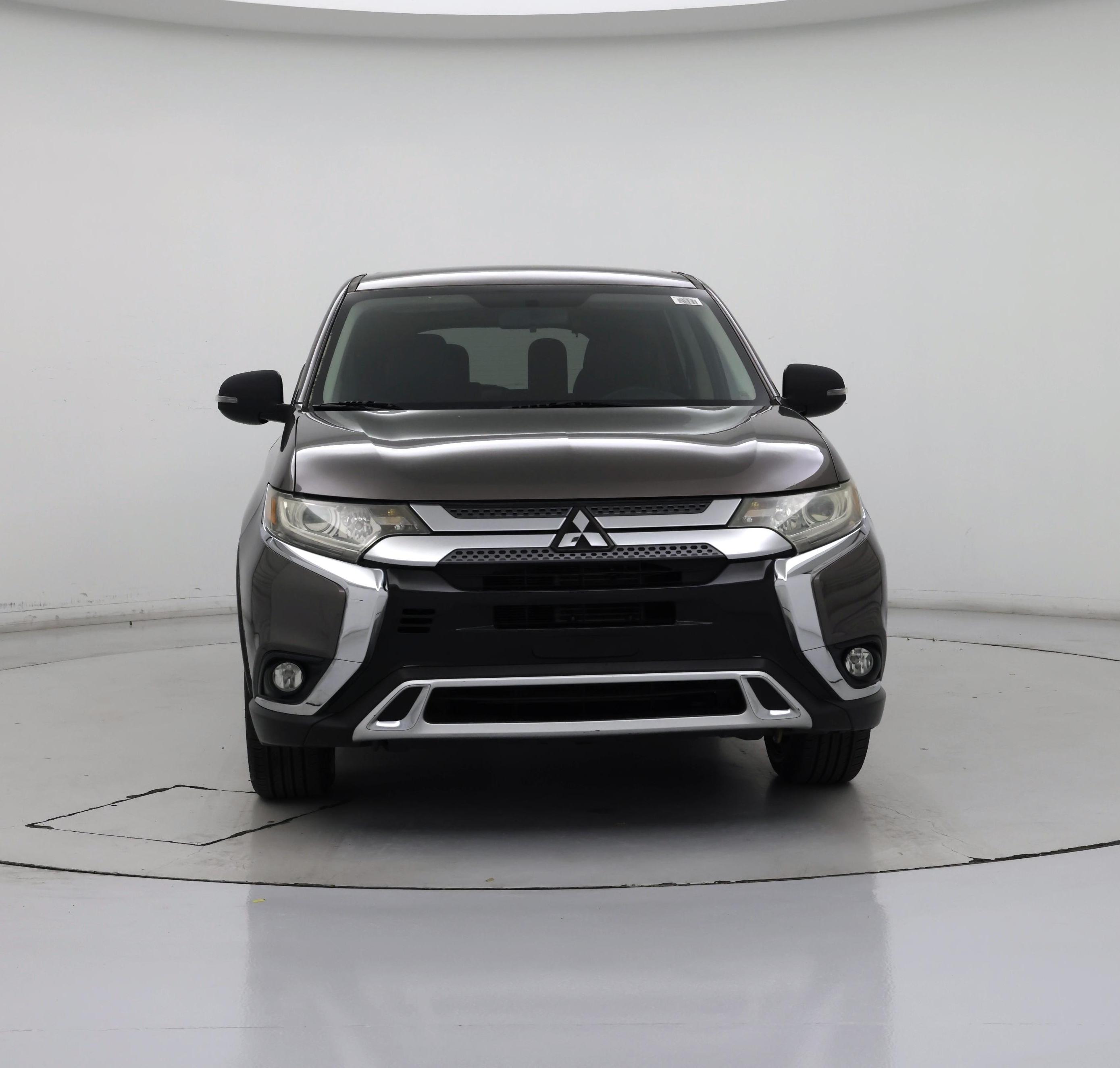 Thumbnail: 2019 Mitsubishi Outlander - 5