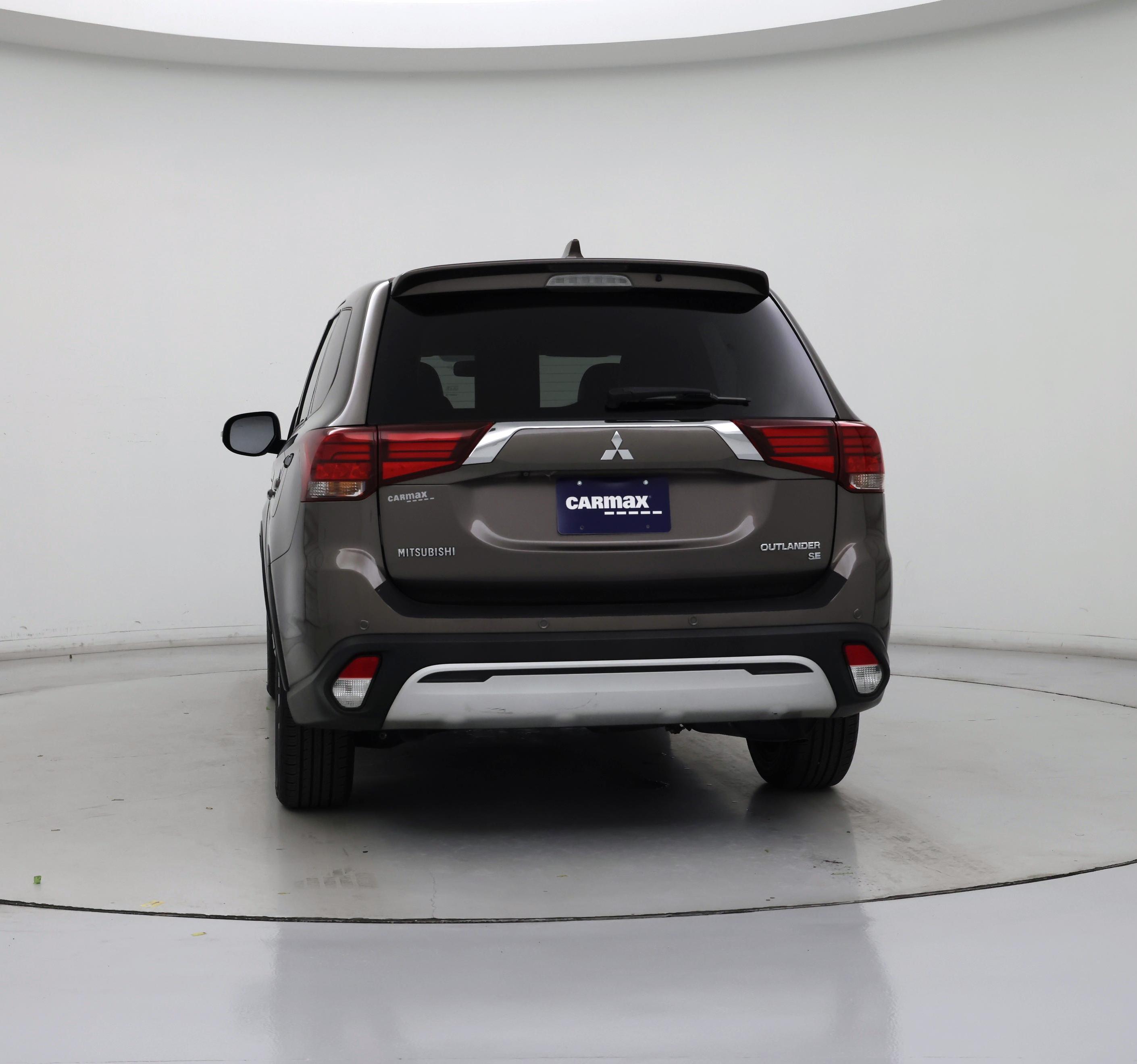 Thumbnail: 2019 Mitsubishi Outlander - 6