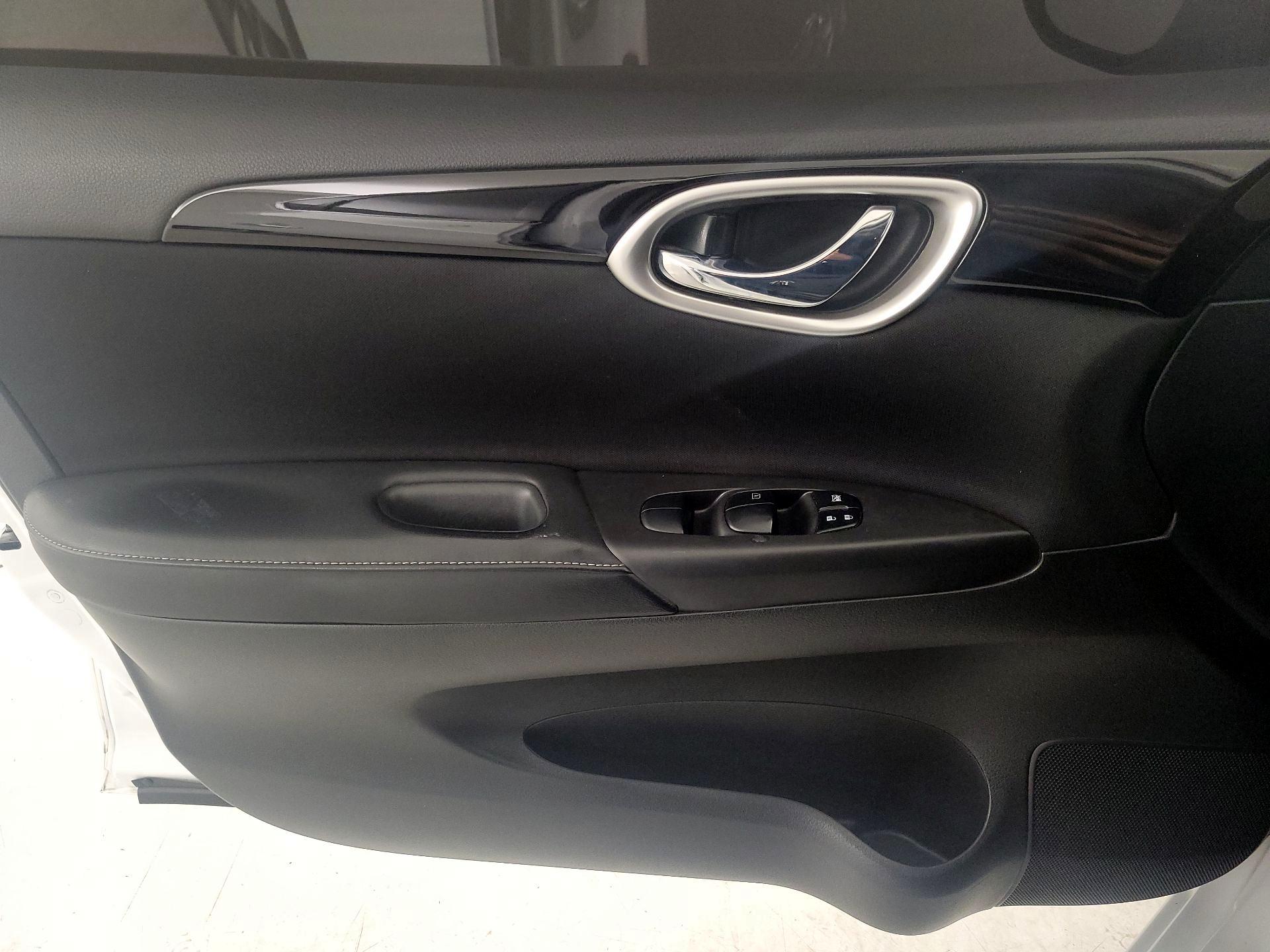 Thumbnail: 2019 Nissan Sentra - 12