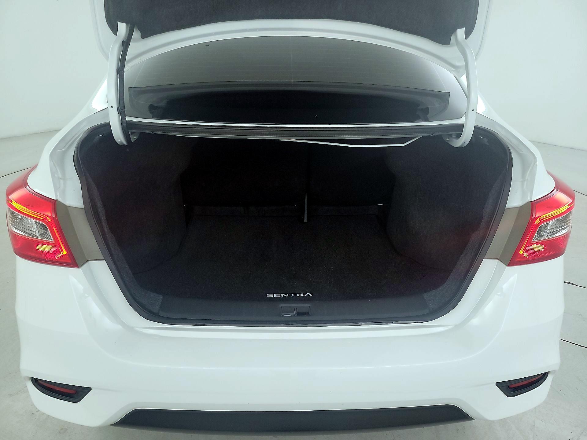 Thumbnail: 2019 Nissan Sentra - 20