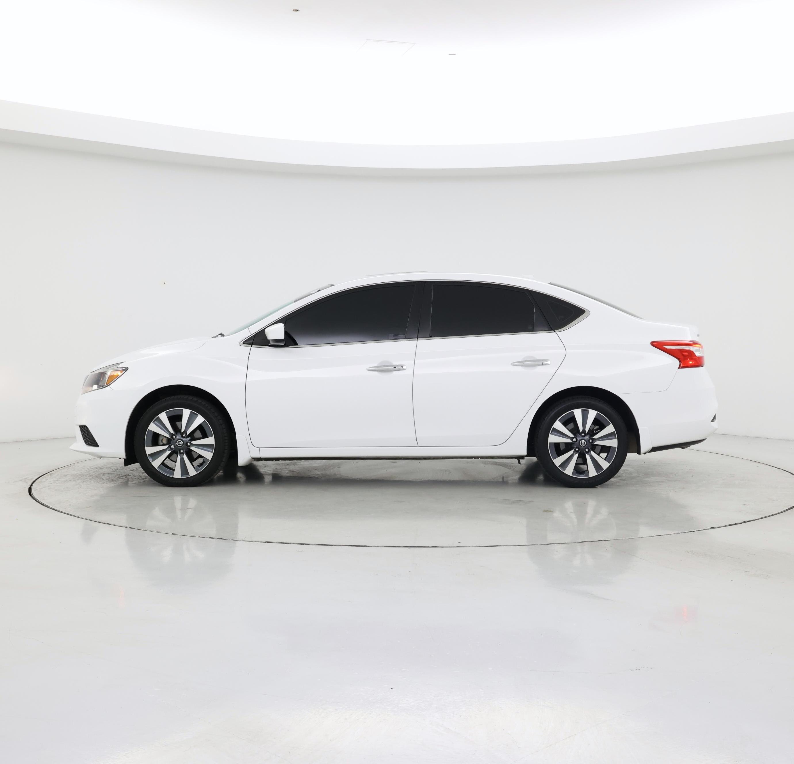 Thumbnail: 2019 Nissan Sentra - 3