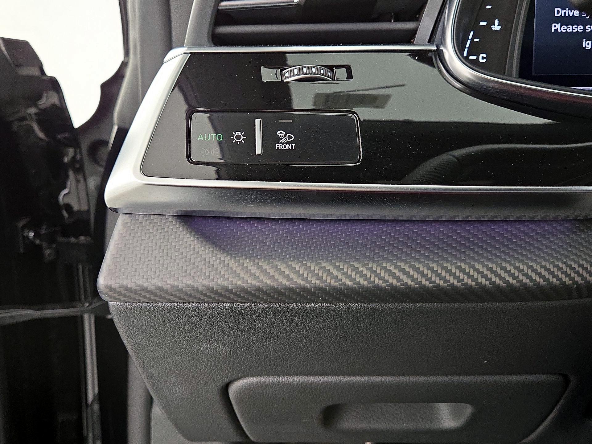 Thumbnail: 2025 Audi SQ8 - 13