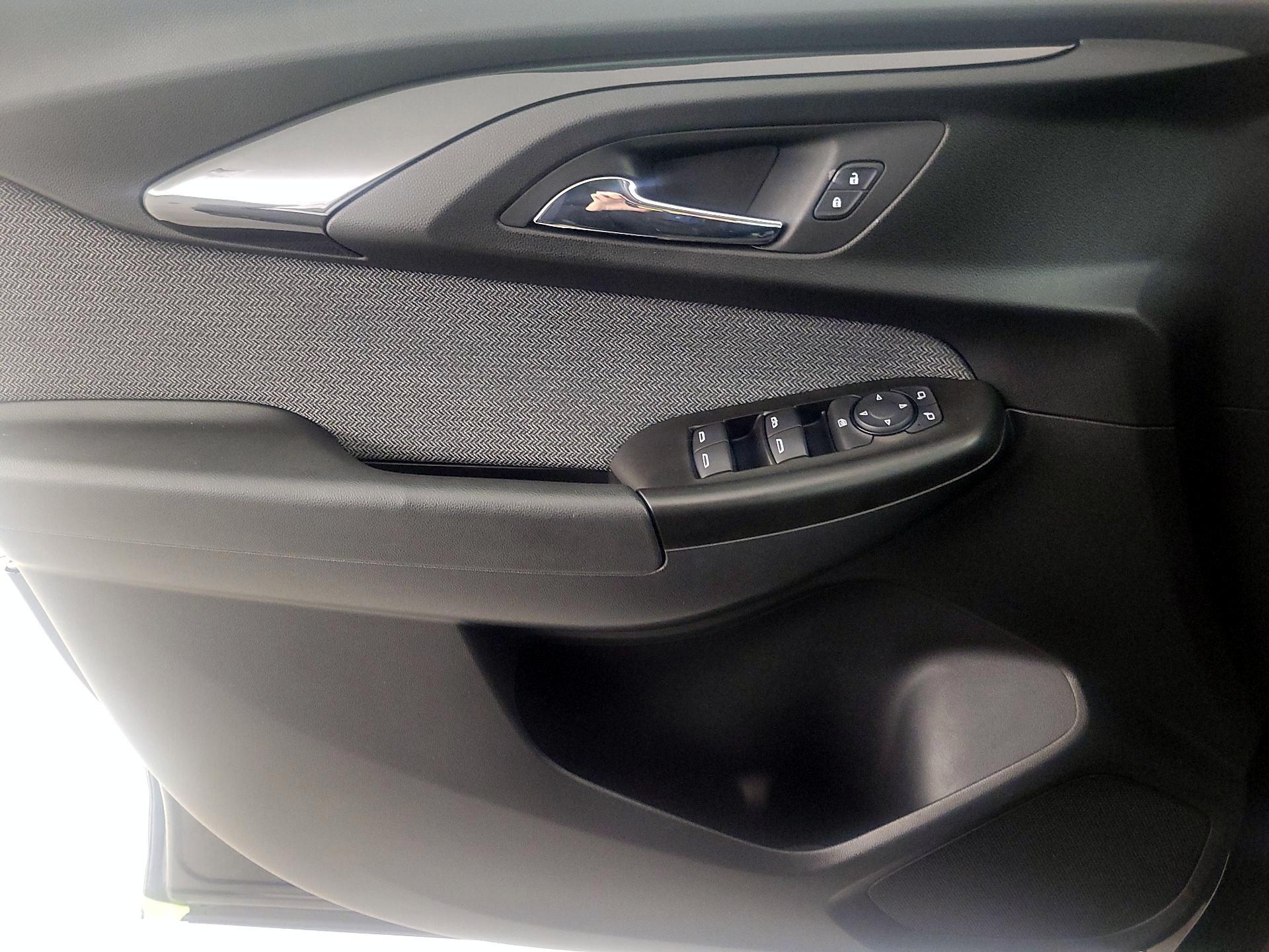 Thumbnail: 2021 Chevrolet TrailBlazer - 12