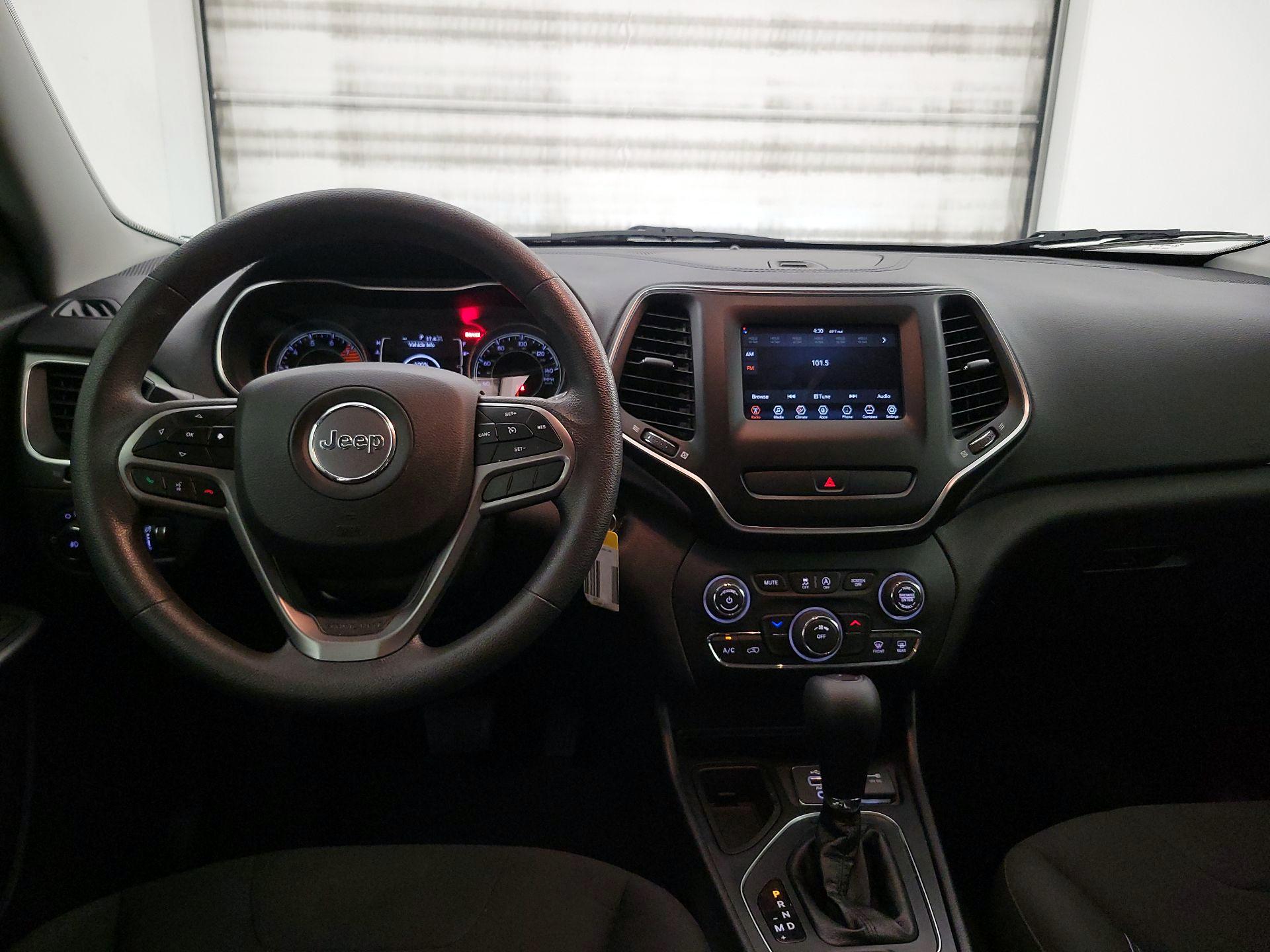 Thumbnail: 2019 Jeep Cherokee - 9