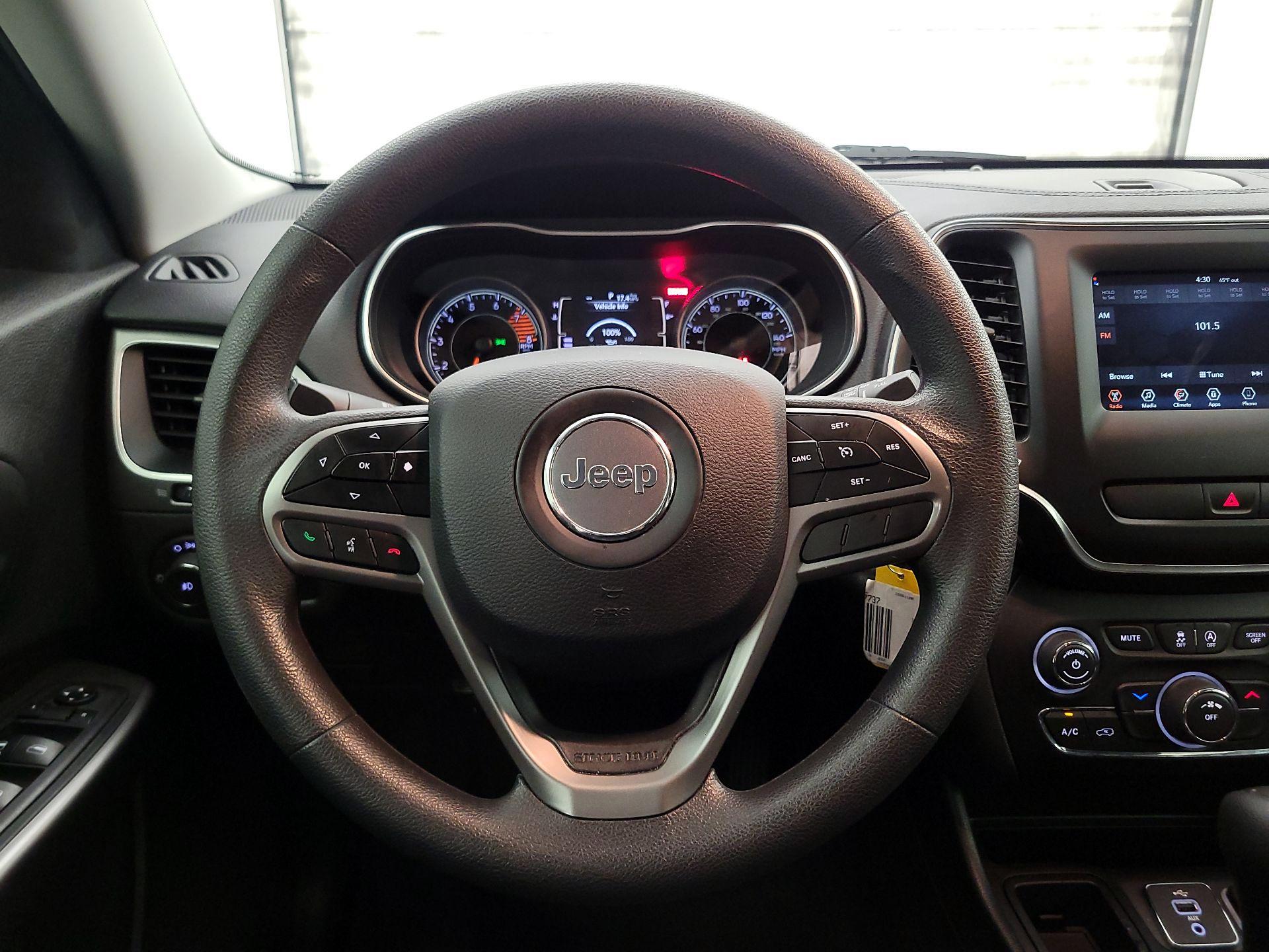 Thumbnail: 2019 Jeep Cherokee - 10