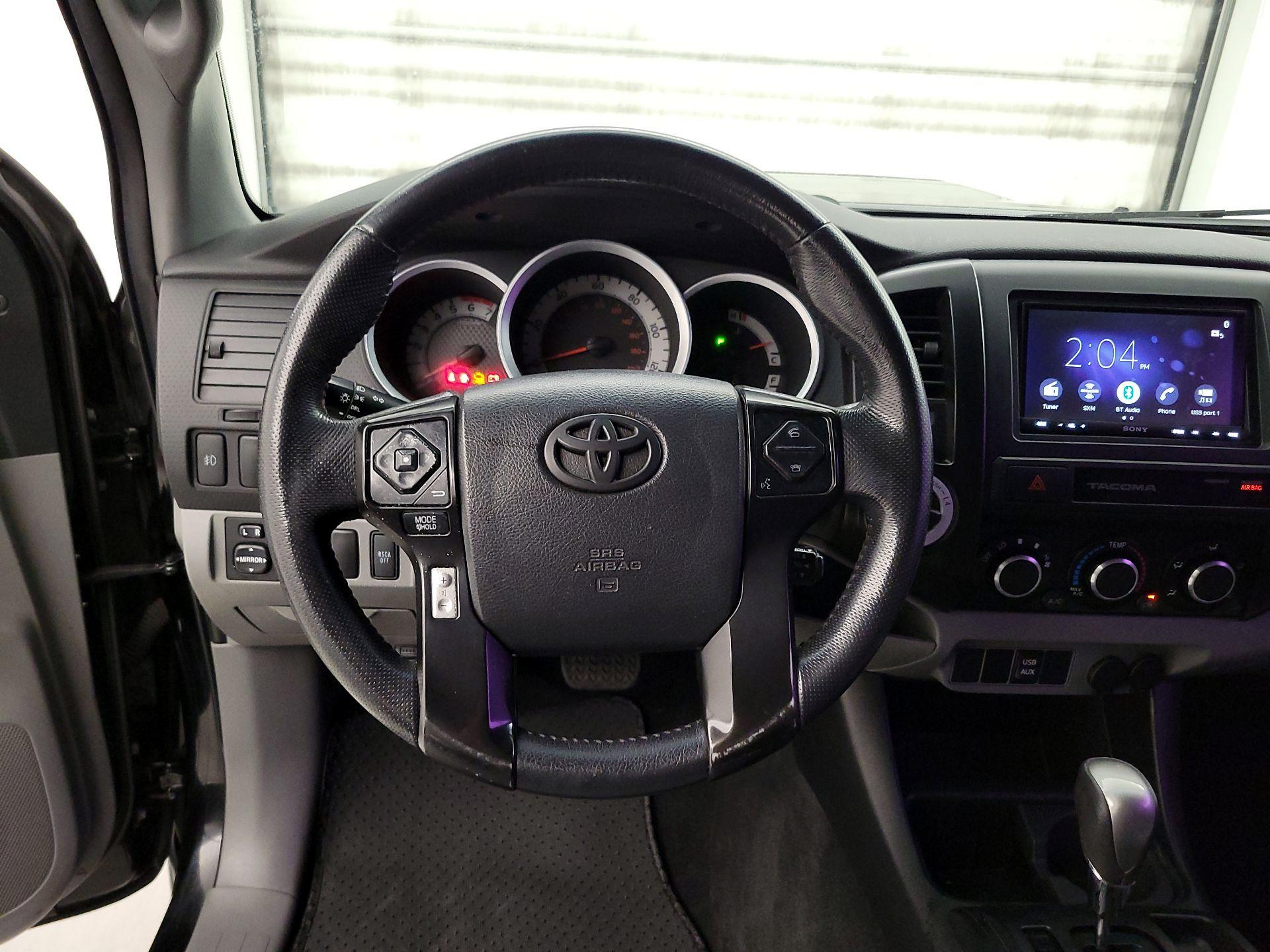 Thumbnail: 2015 Toyota Tacoma - 10