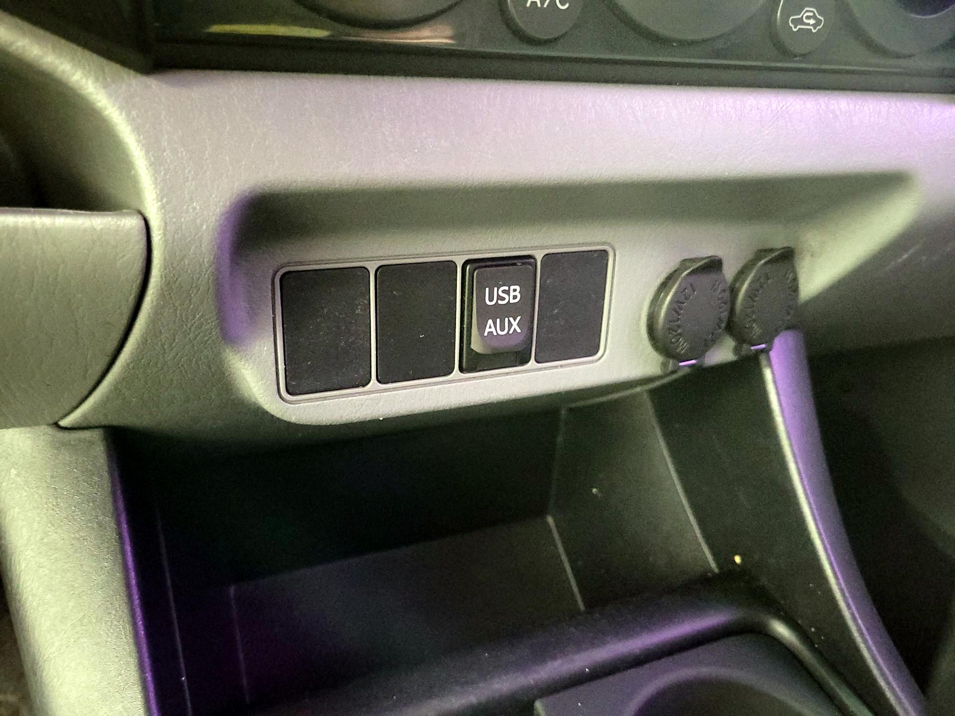 Thumbnail: 2015 Toyota Tacoma - 18