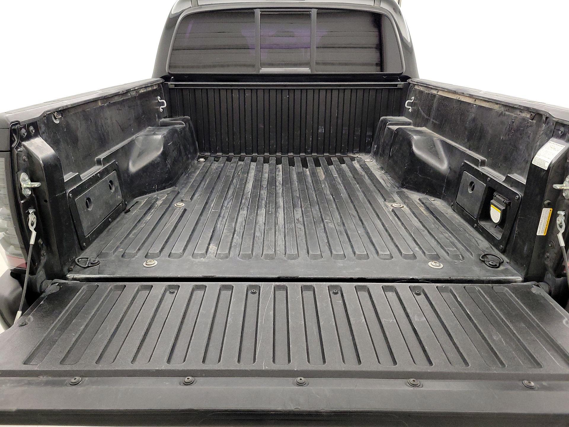 Thumbnail: 2015 Toyota Tacoma - 20