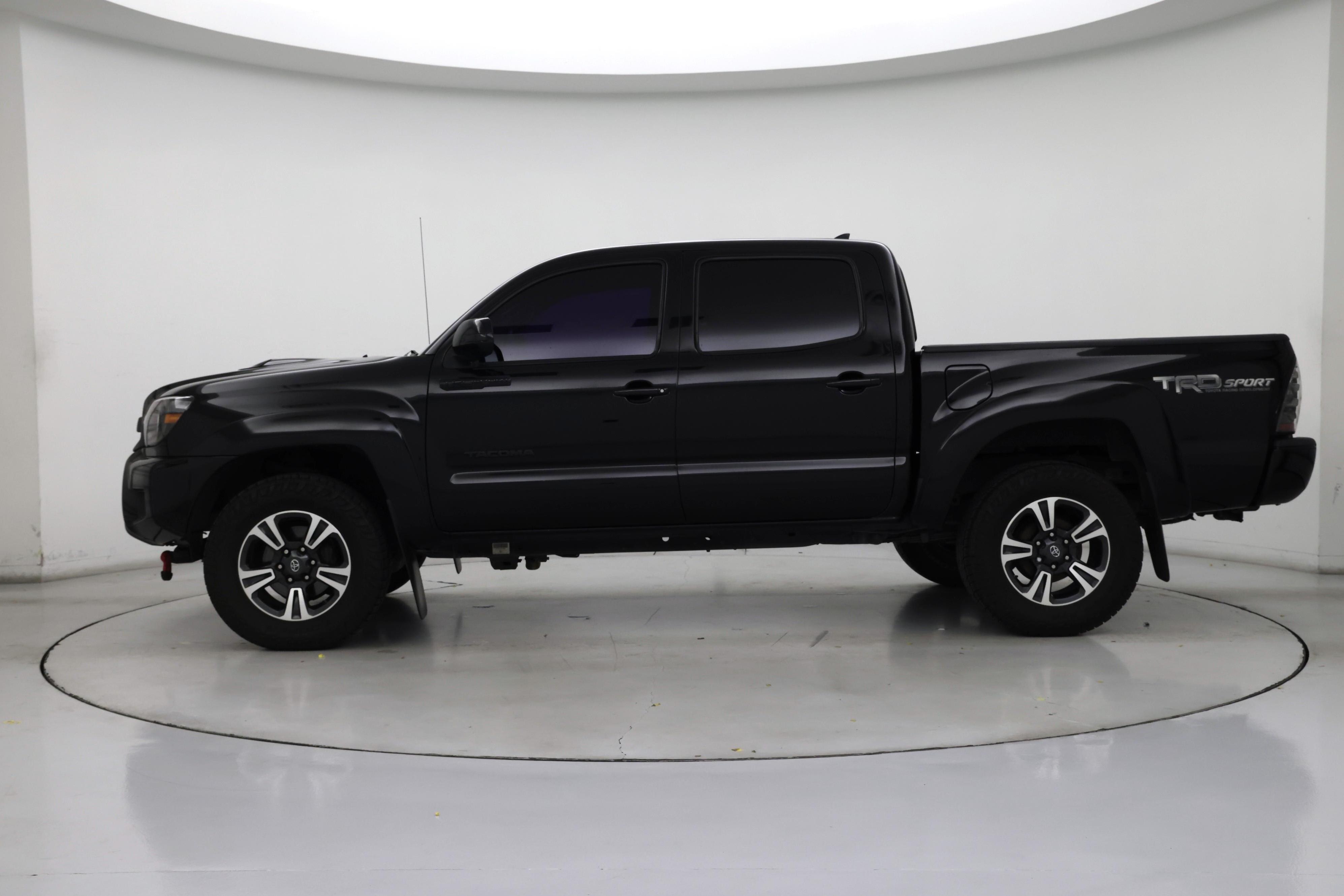 Thumbnail: 2015 Toyota Tacoma - 3