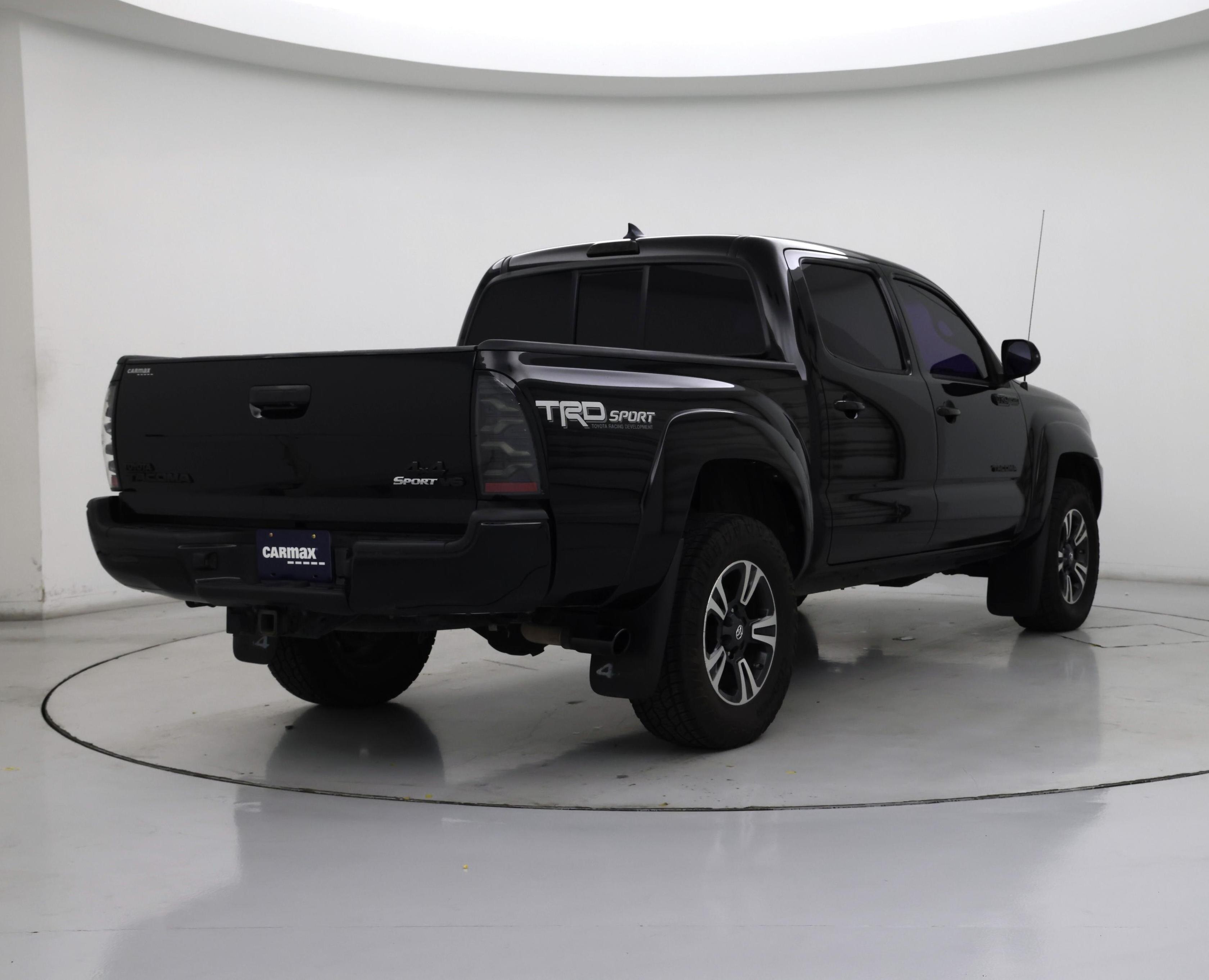 Thumbnail: 2015 Toyota Tacoma - 8
