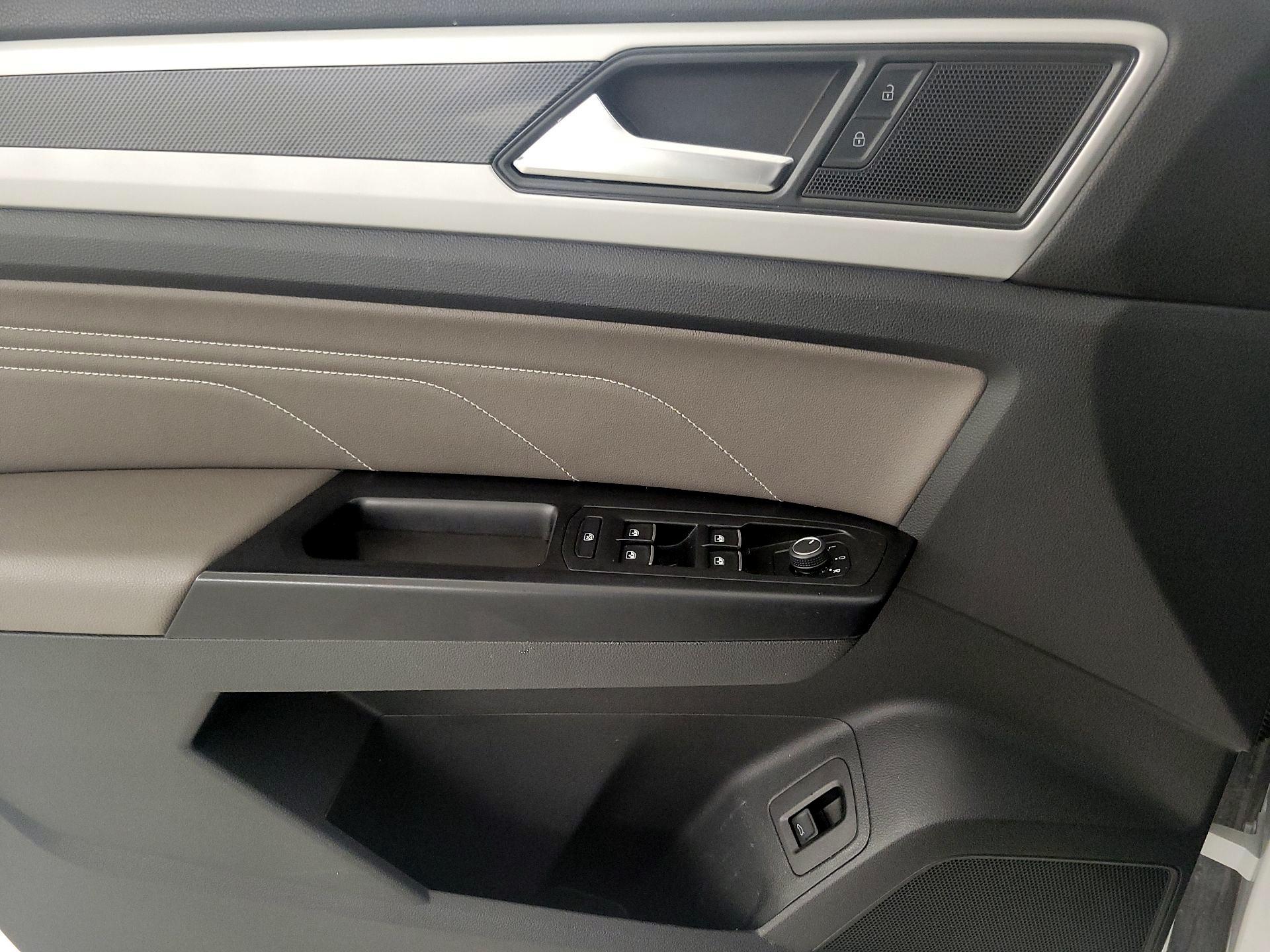 Thumbnail: 2021 Volkswagen Atlas - 12