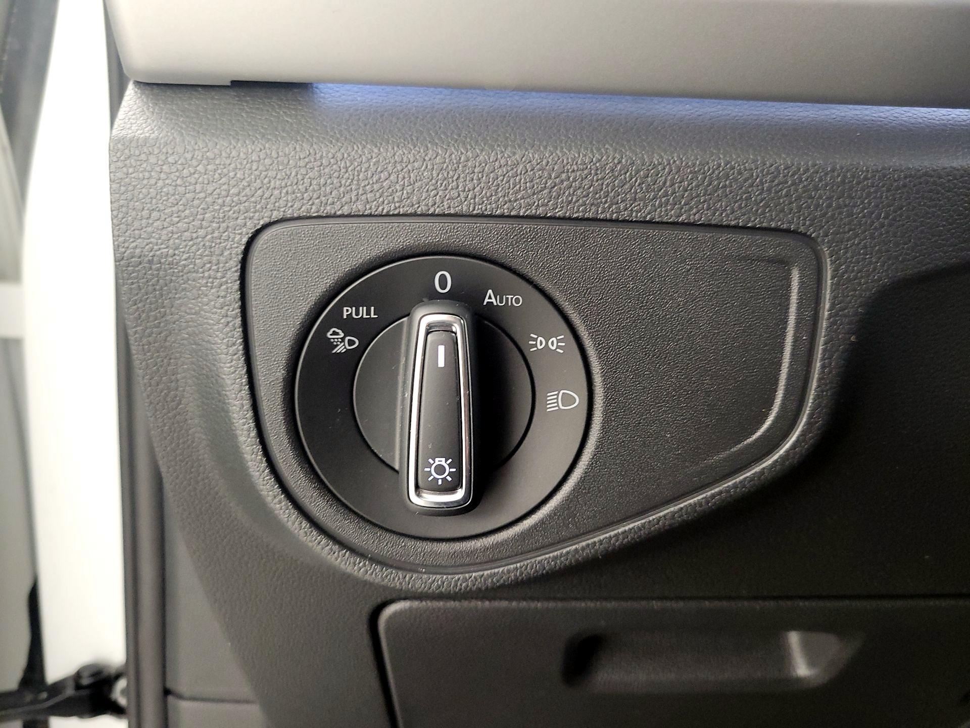 Thumbnail: 2021 Volkswagen Atlas - 13