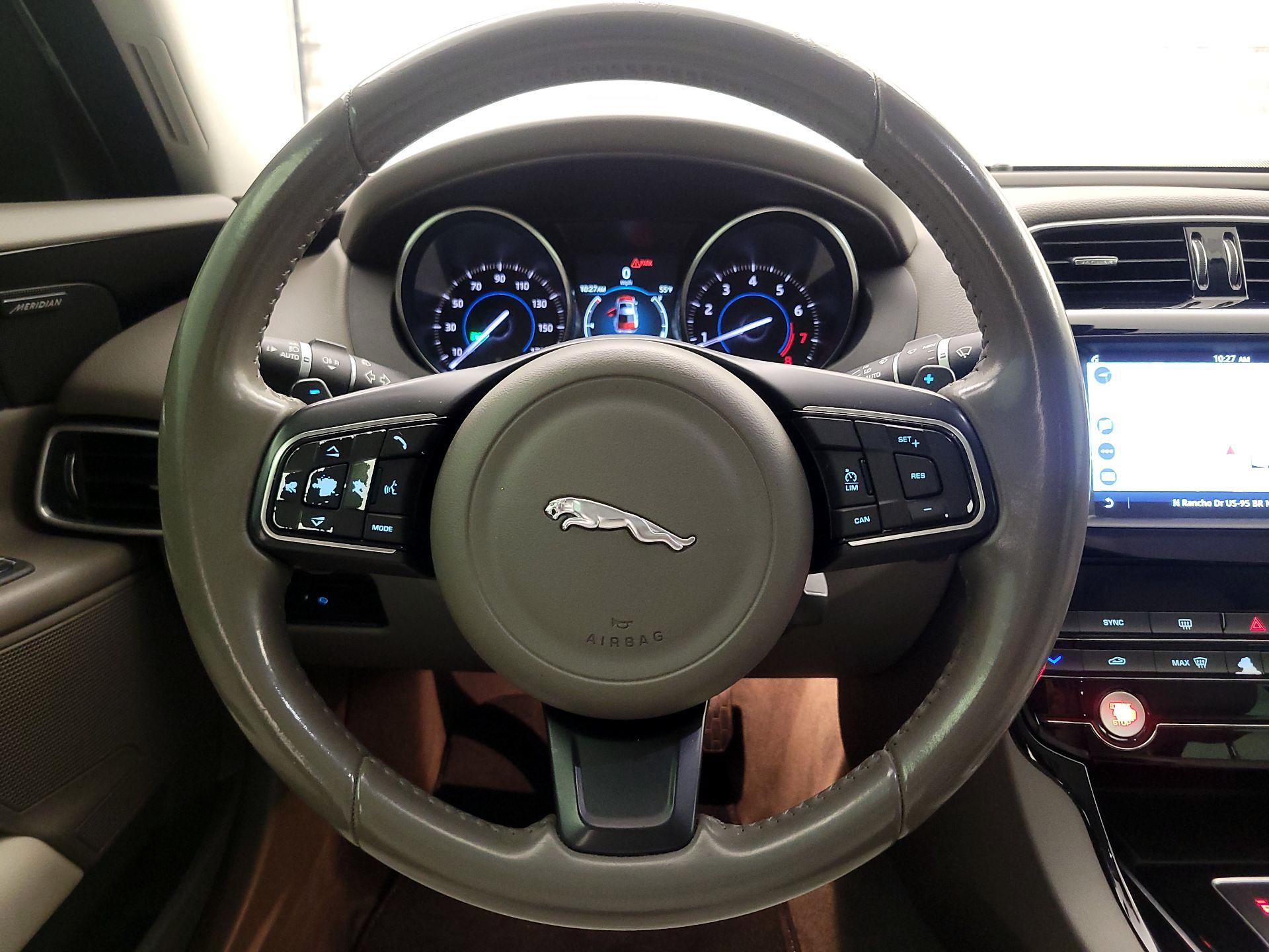 Thumbnail: 2017 Jaguar XE - 10