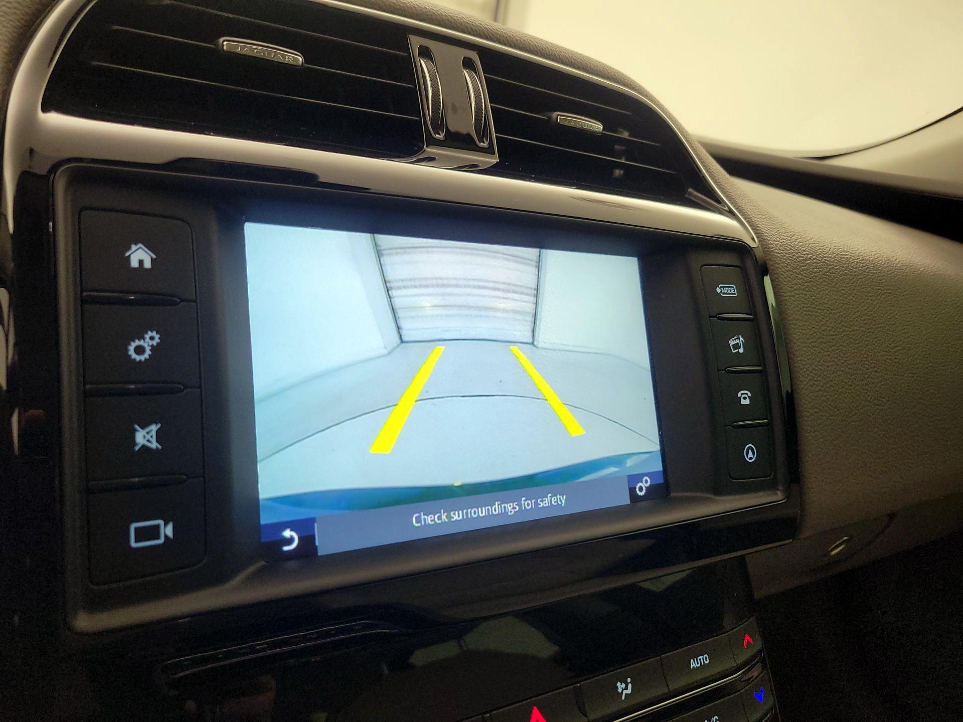 Thumbnail: 2017 Jaguar XE - 15