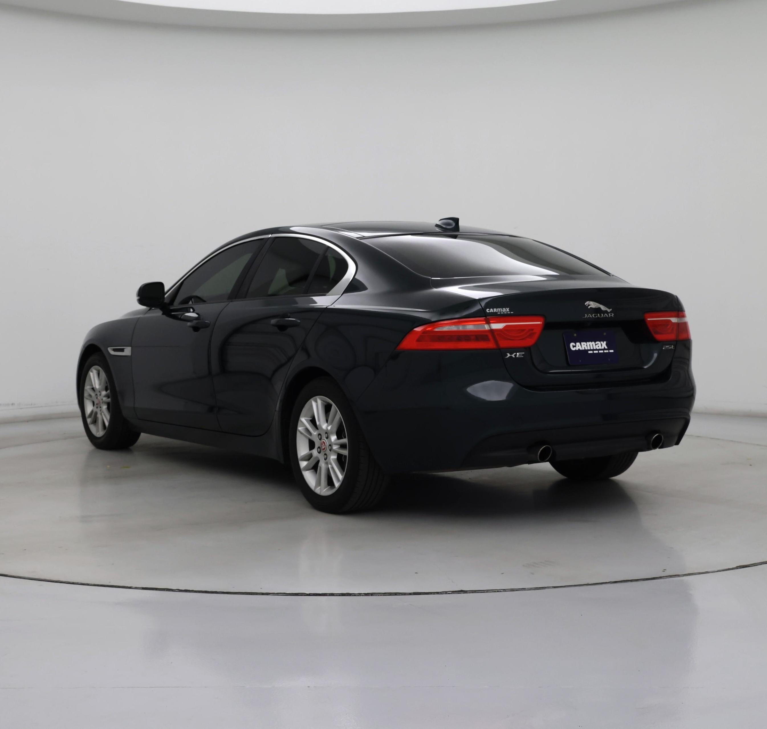 Thumbnail: 2017 Jaguar XE - 2