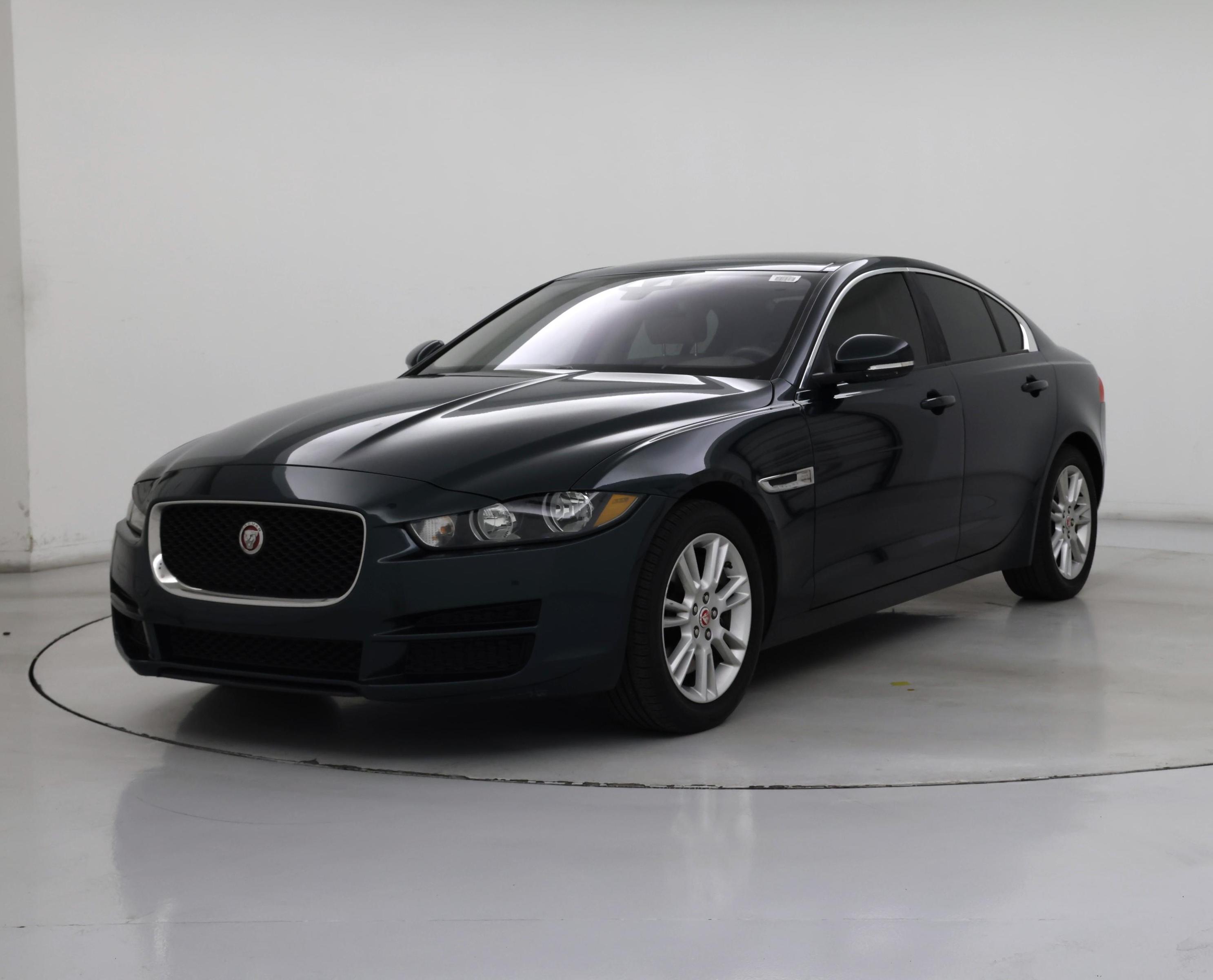 Thumbnail: 2017 Jaguar XE - 4
