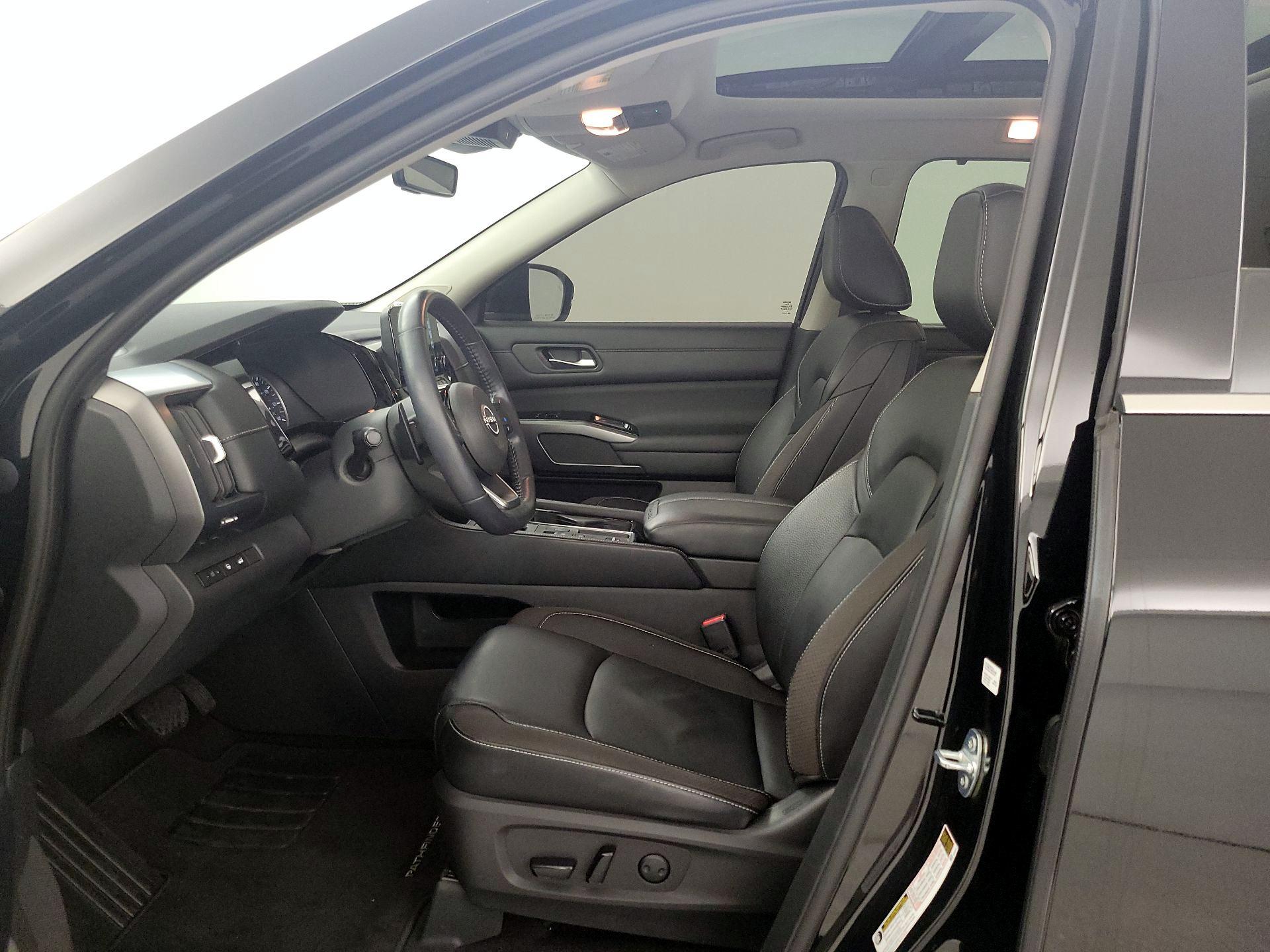 Thumbnail: 2023 Nissan Pathfinder - 11