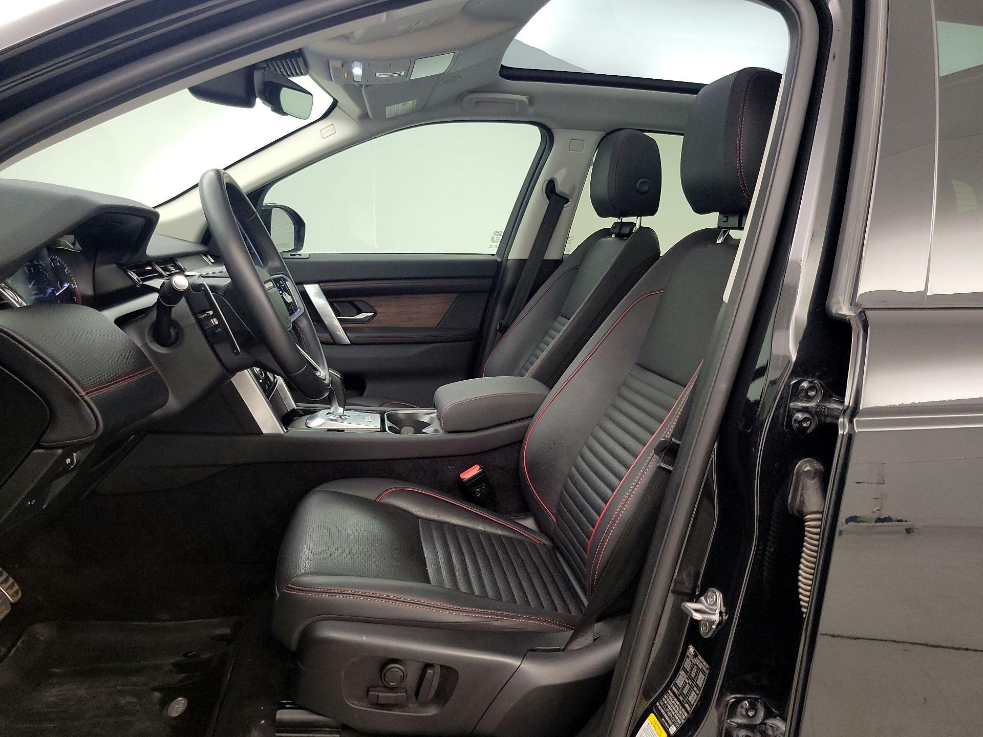 Thumbnail: 2023 Land Rover Discovery Sport - 11