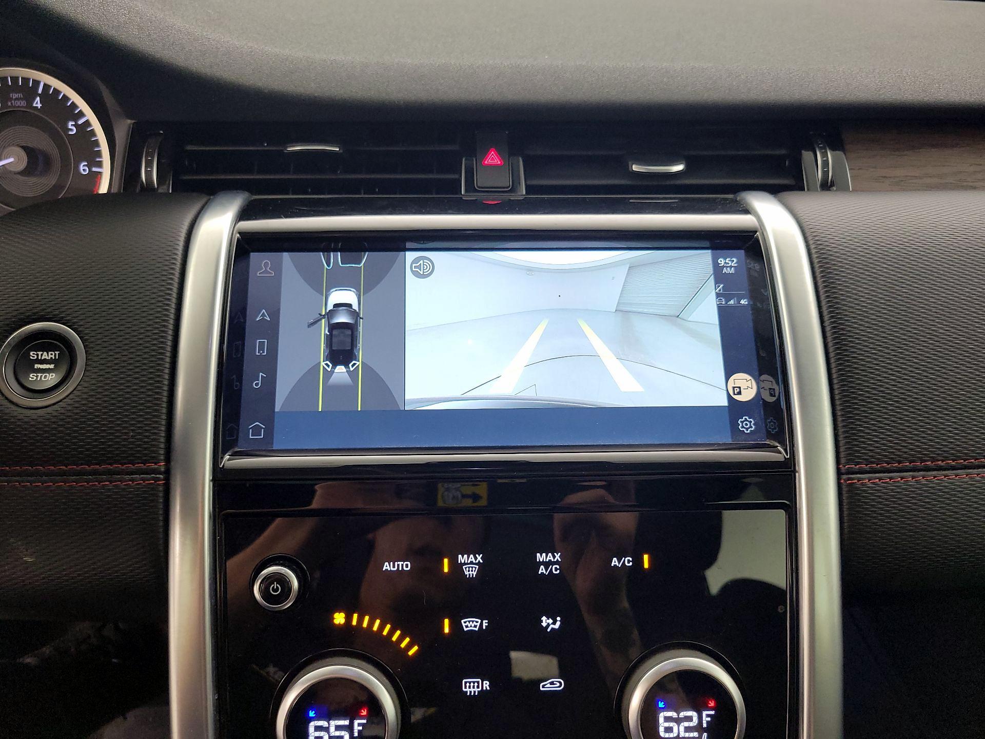 Thumbnail: 2023 Land Rover Discovery Sport - 15