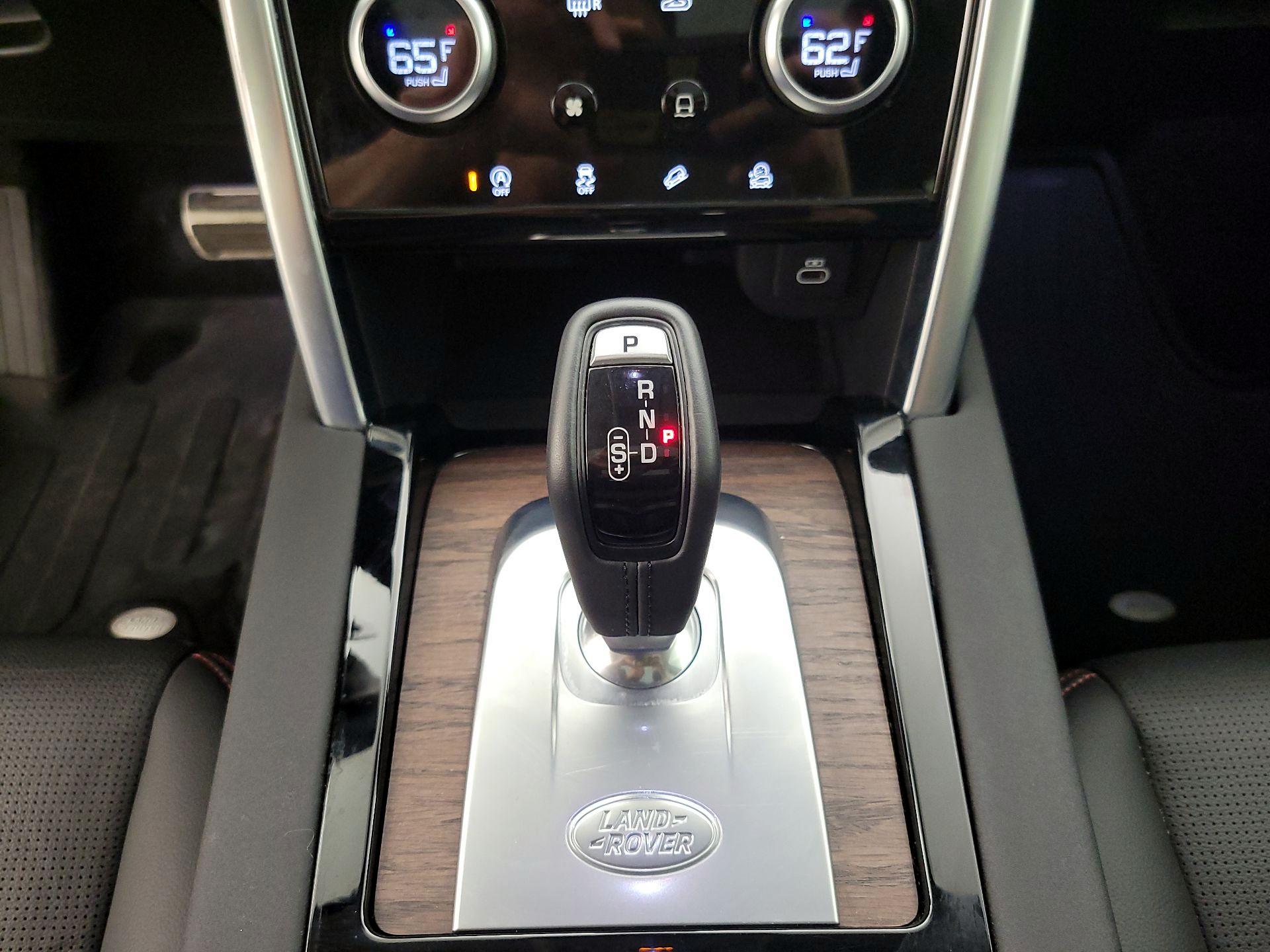 Thumbnail: 2023 Land Rover Discovery Sport - 18