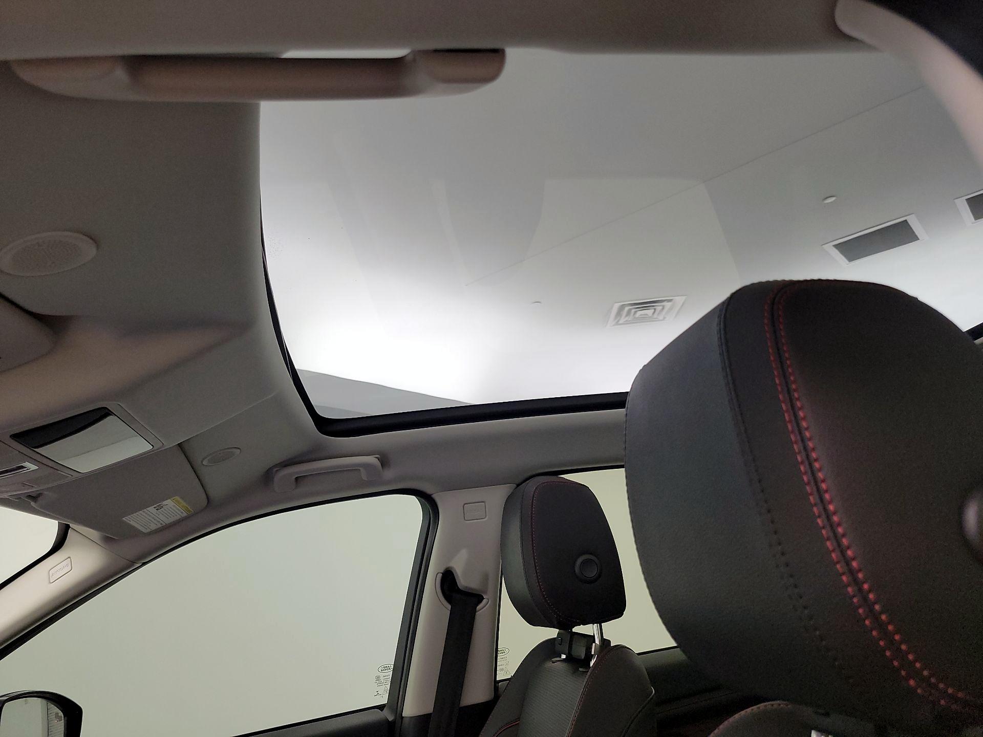 Thumbnail: 2023 Land Rover Discovery Sport - 20