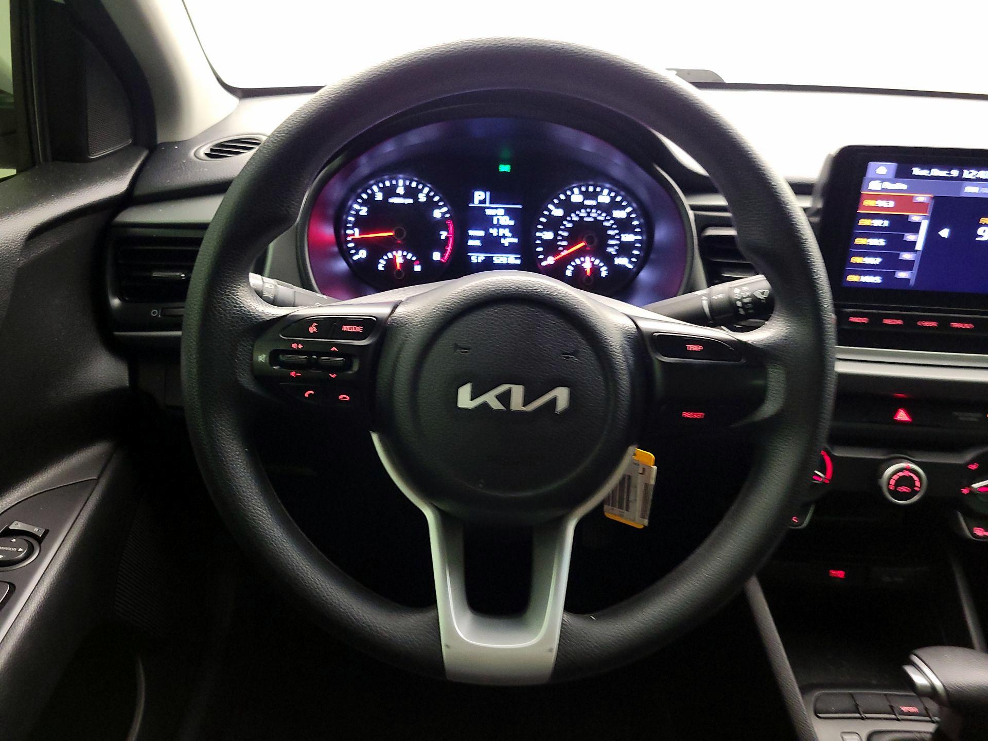 Thumbnail: 2022 Kia Rio - 10