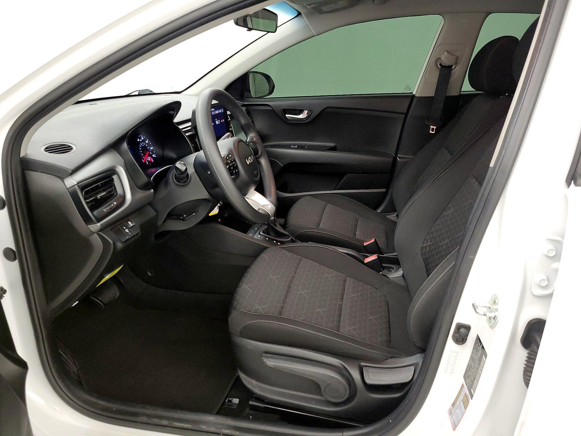 Thumbnail: 2022 Kia Rio - 11