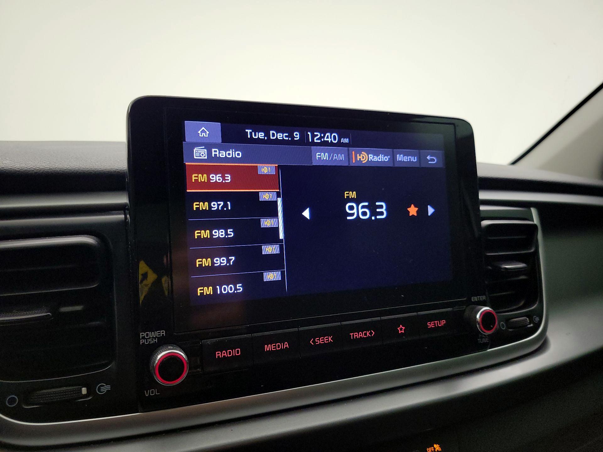 Thumbnail: 2022 Kia Rio - 15