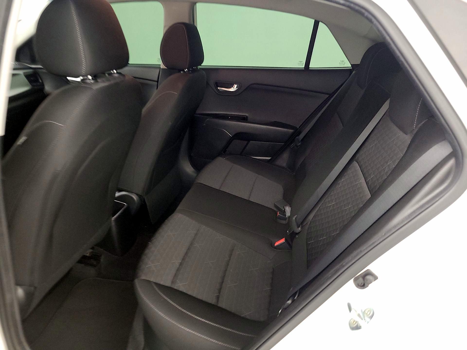 Thumbnail: 2022 Kia Rio - 19