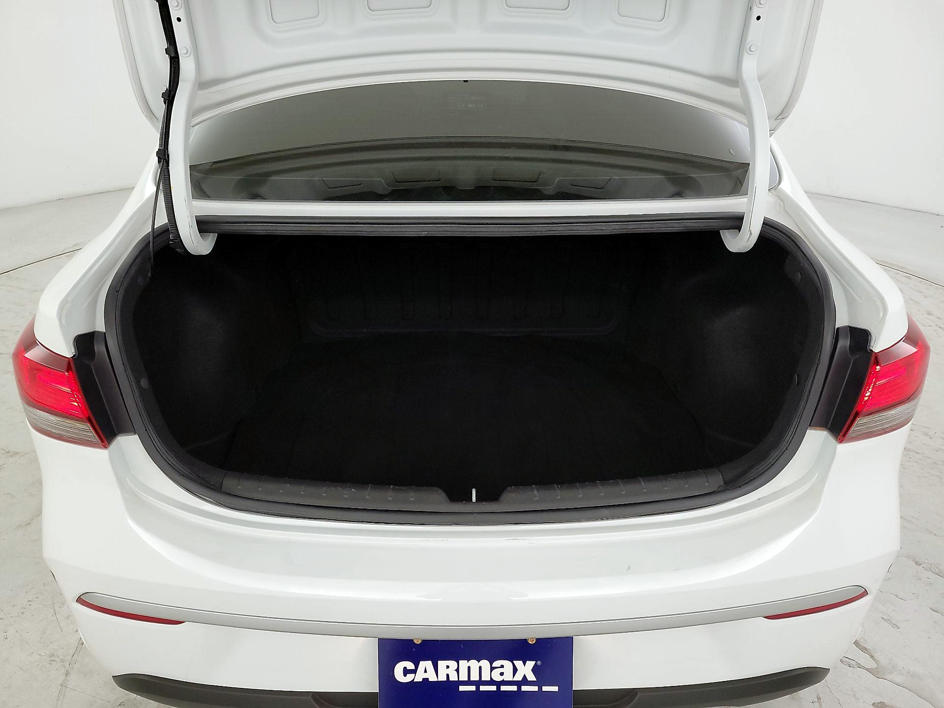 Thumbnail: 2022 Kia Rio - 20