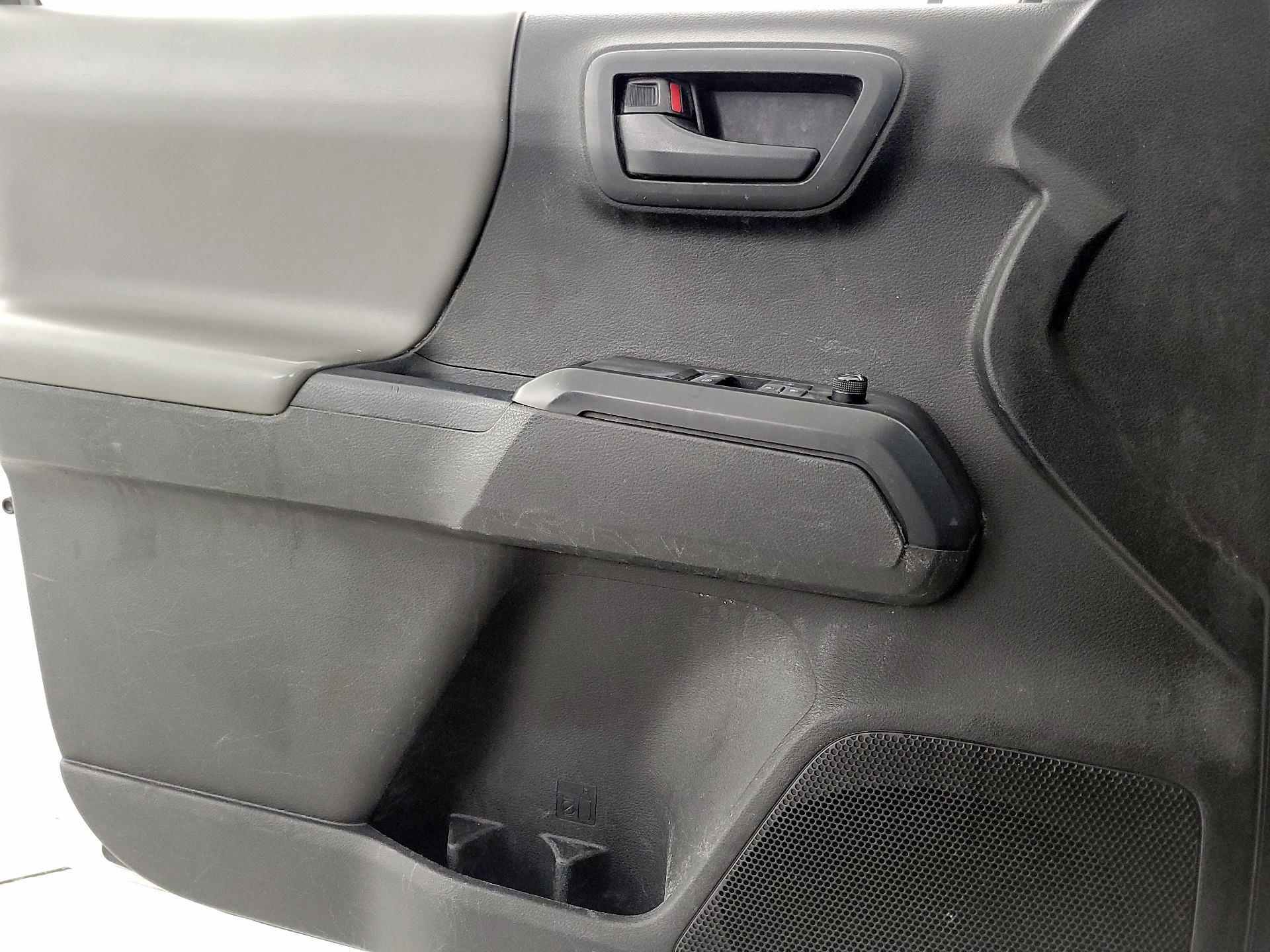 Thumbnail: 2021 Toyota Tacoma - 12