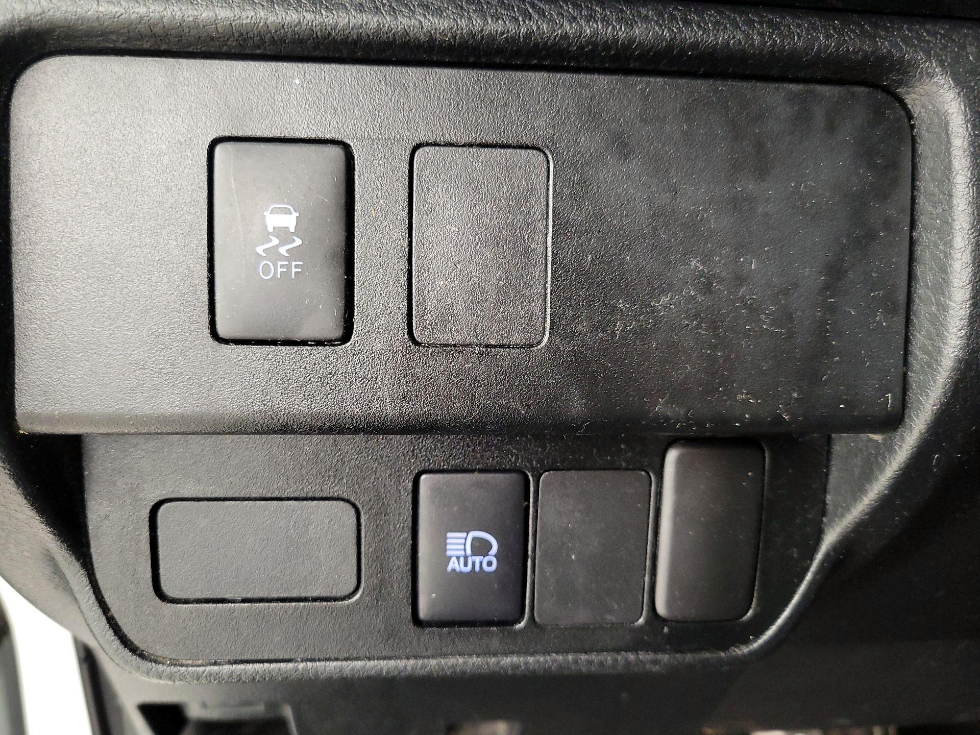 Thumbnail: 2021 Toyota Tacoma - 13