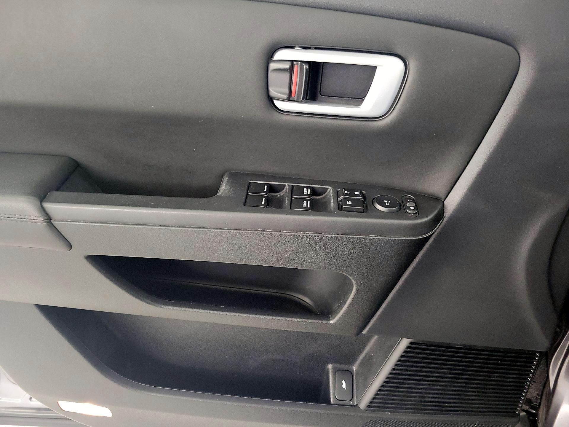 Thumbnail: 2015 Honda Pilot - 12