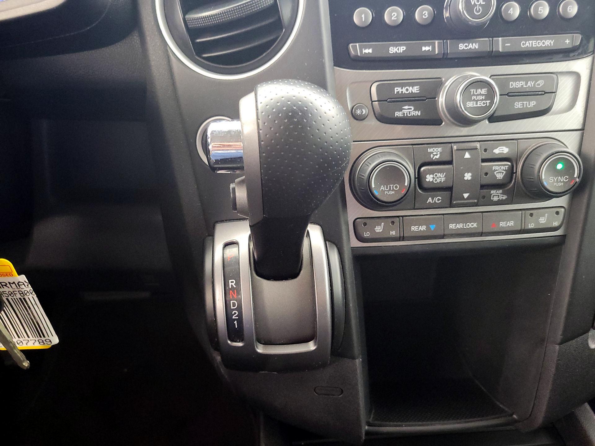 Thumbnail: 2015 Honda Pilot - 17