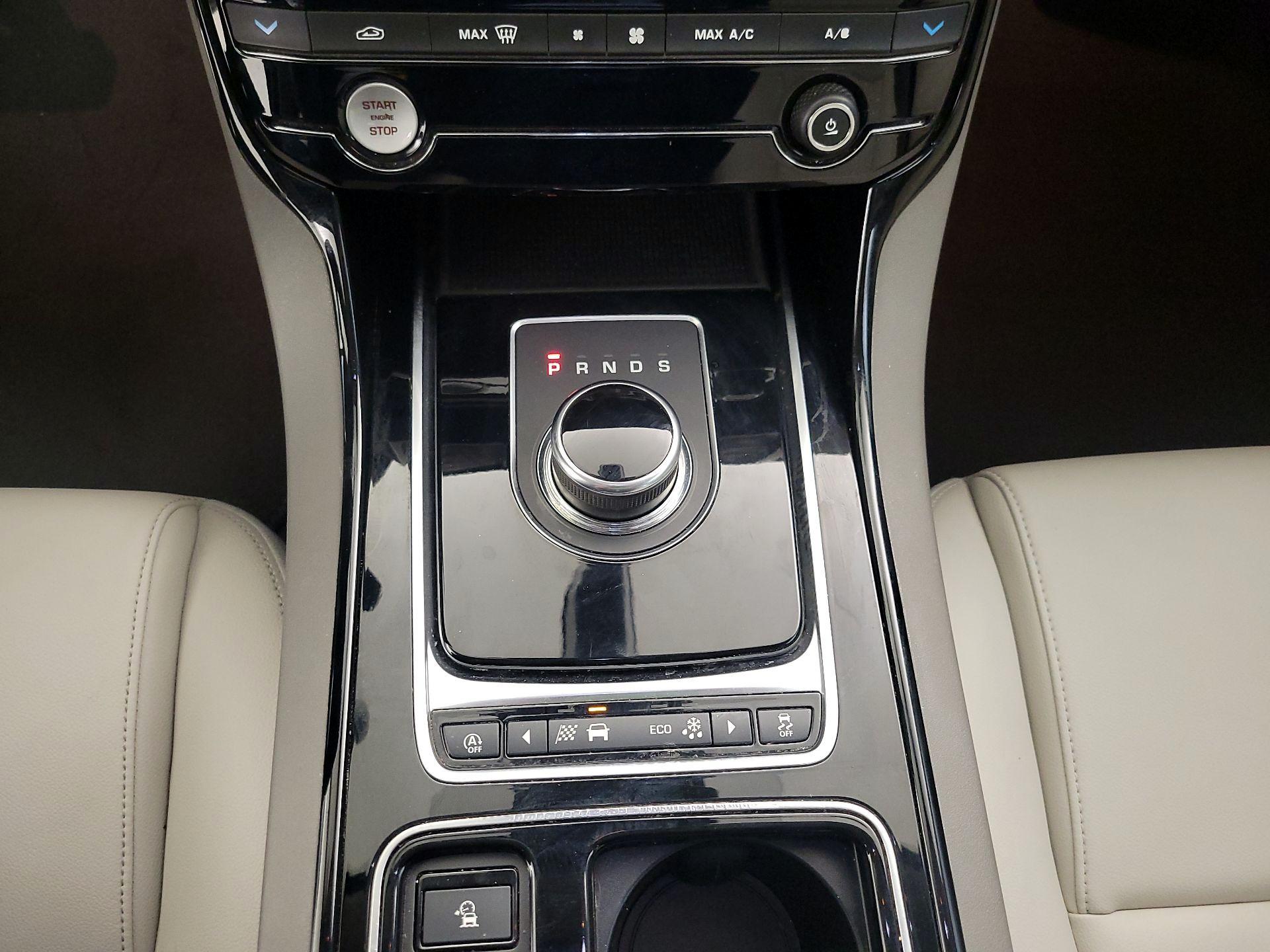 Thumbnail: 2018 Jaguar XE - 17