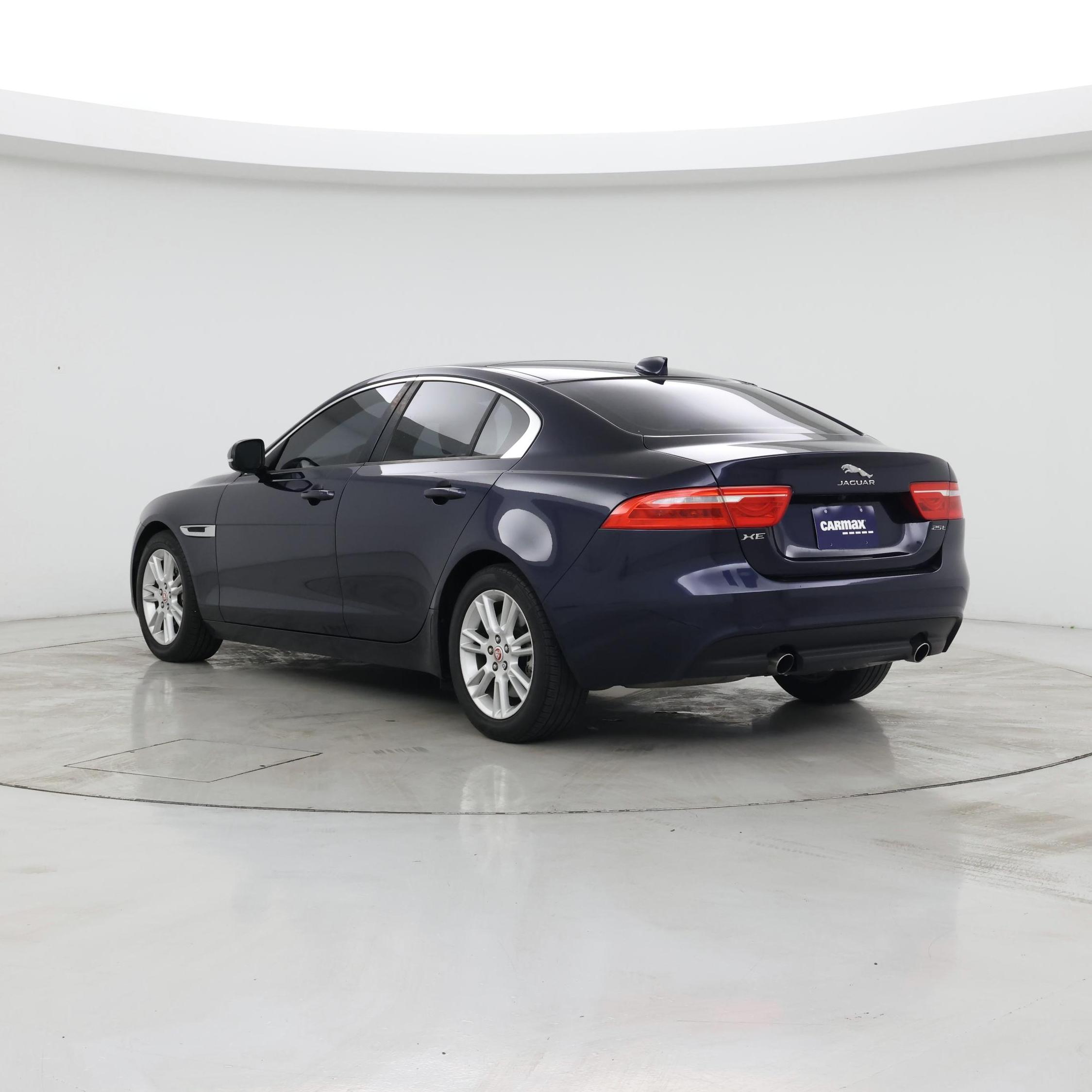 Thumbnail: 2018 Jaguar XE - 2