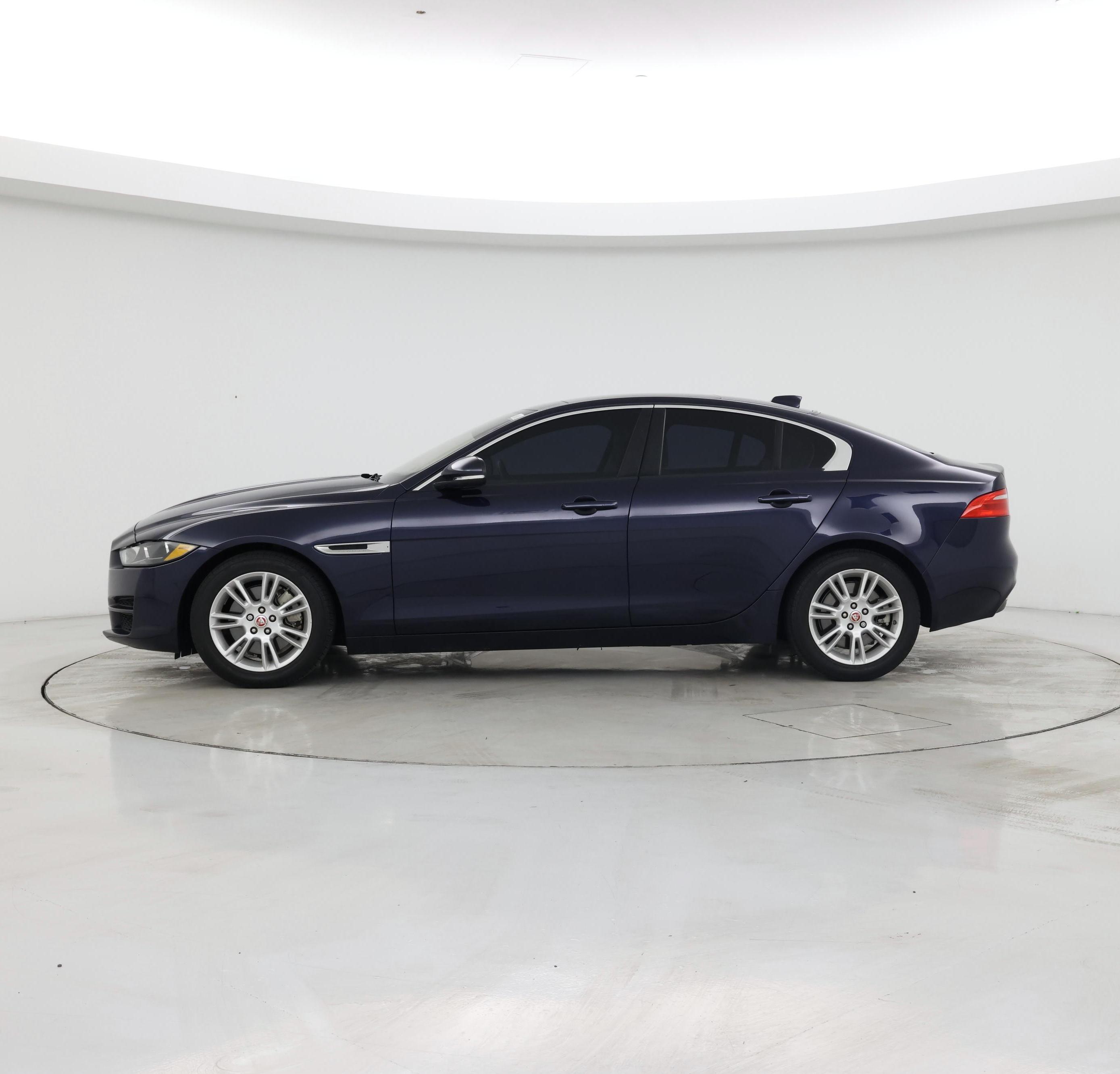 Thumbnail: 2018 Jaguar XE - 3