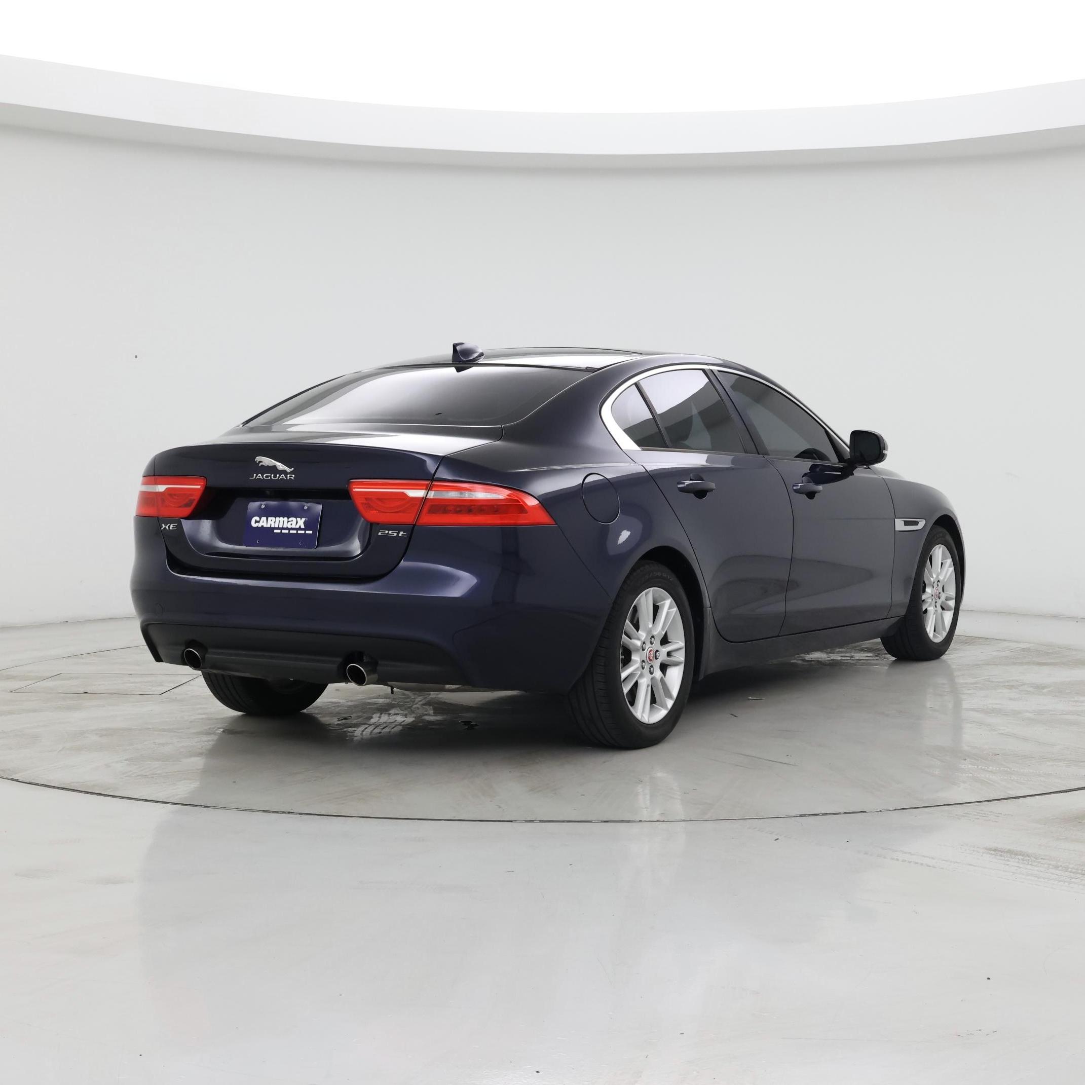 Thumbnail: 2018 Jaguar XE - 8