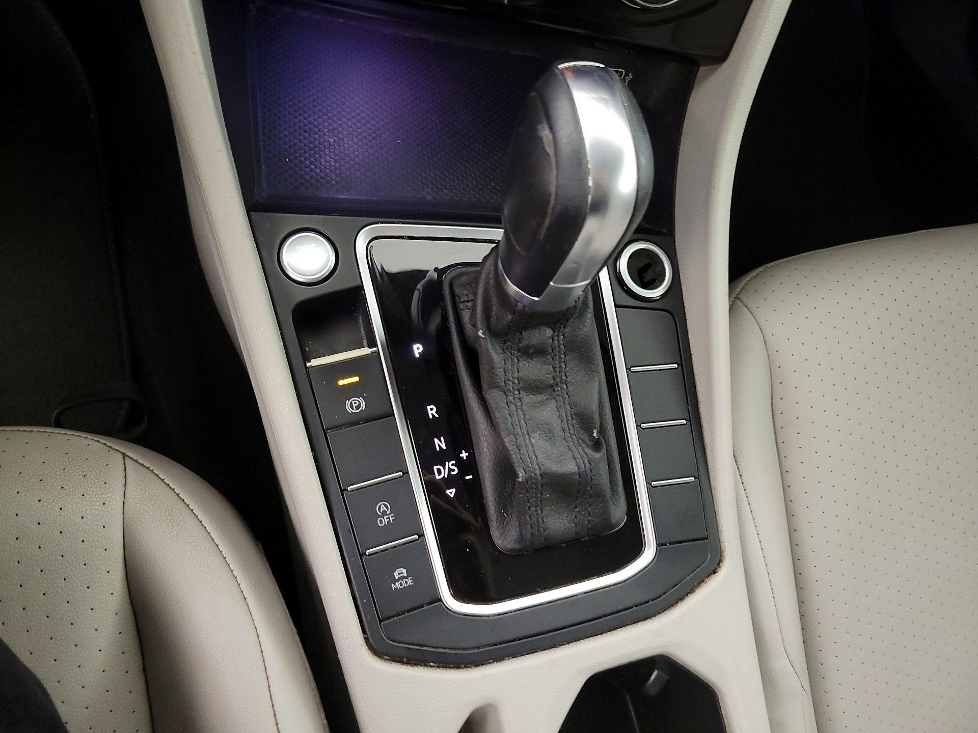 Thumbnail: 2019 Volkswagen Jetta - 17