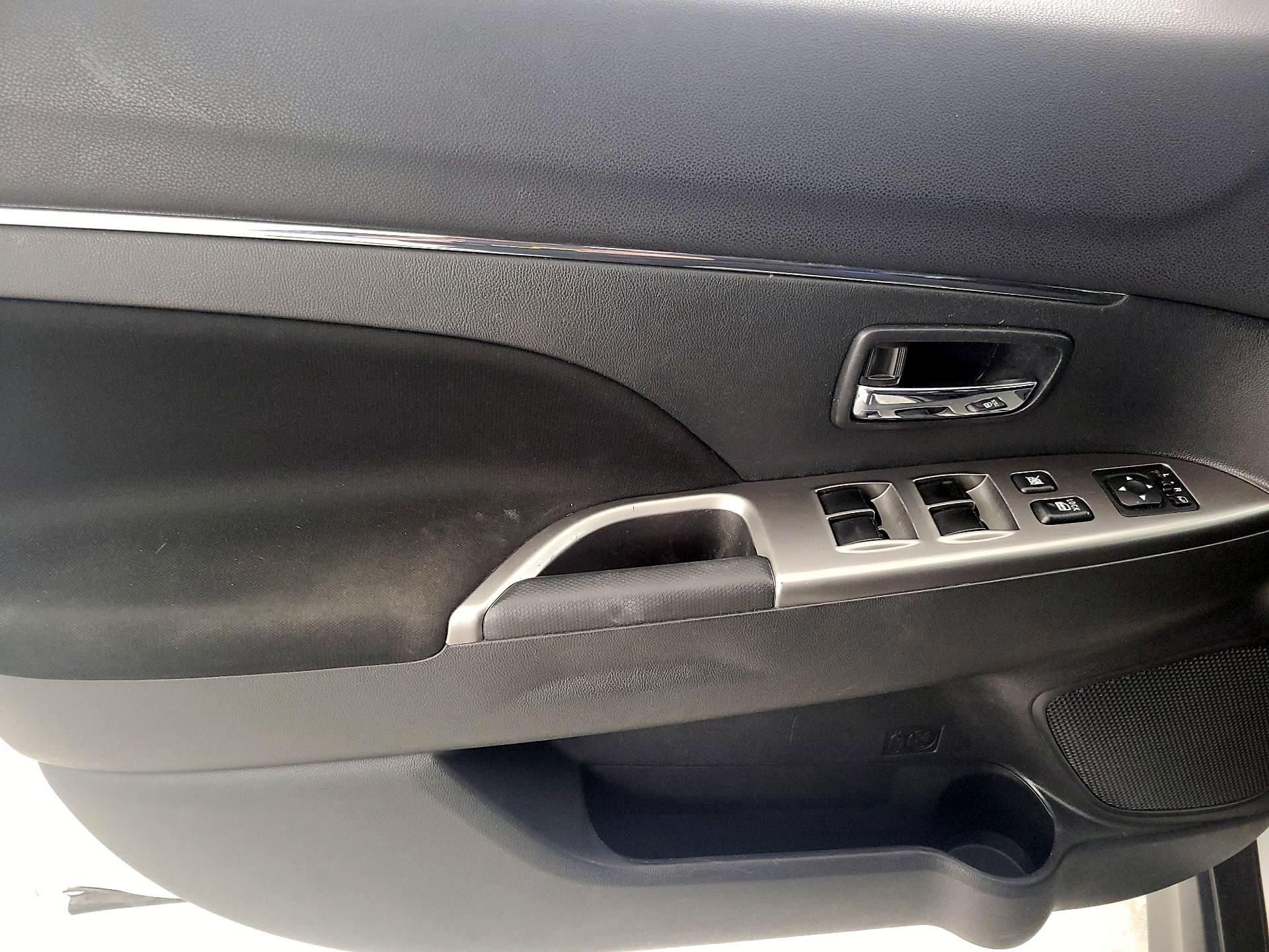 Thumbnail: 2021 Mitsubishi Outlander Sport - 12