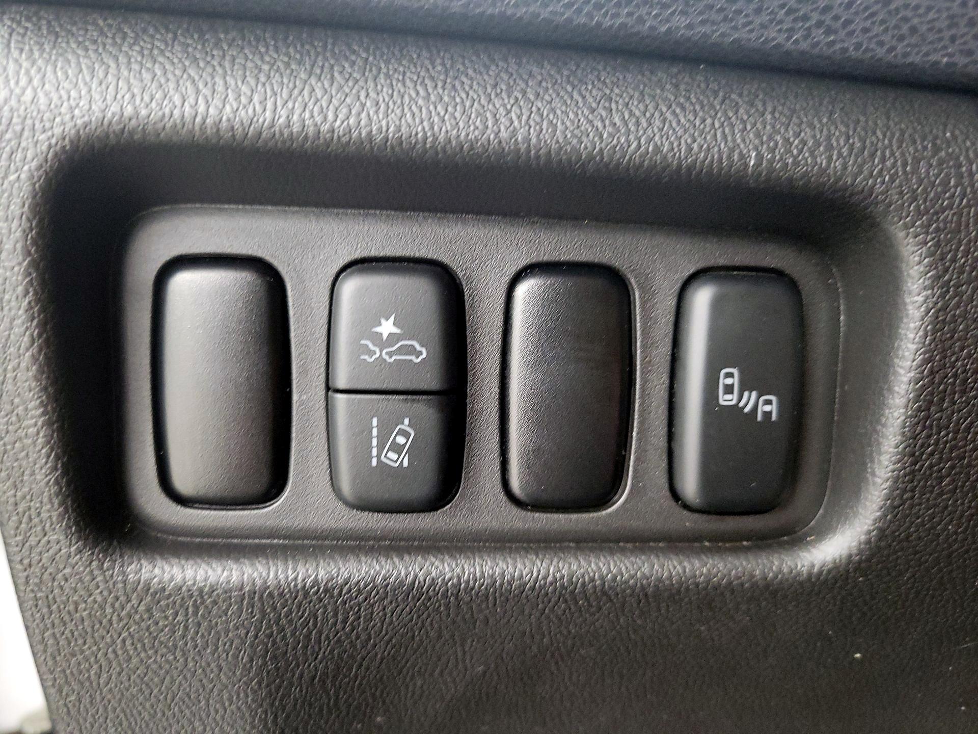 Thumbnail: 2021 Mitsubishi Outlander Sport - 13