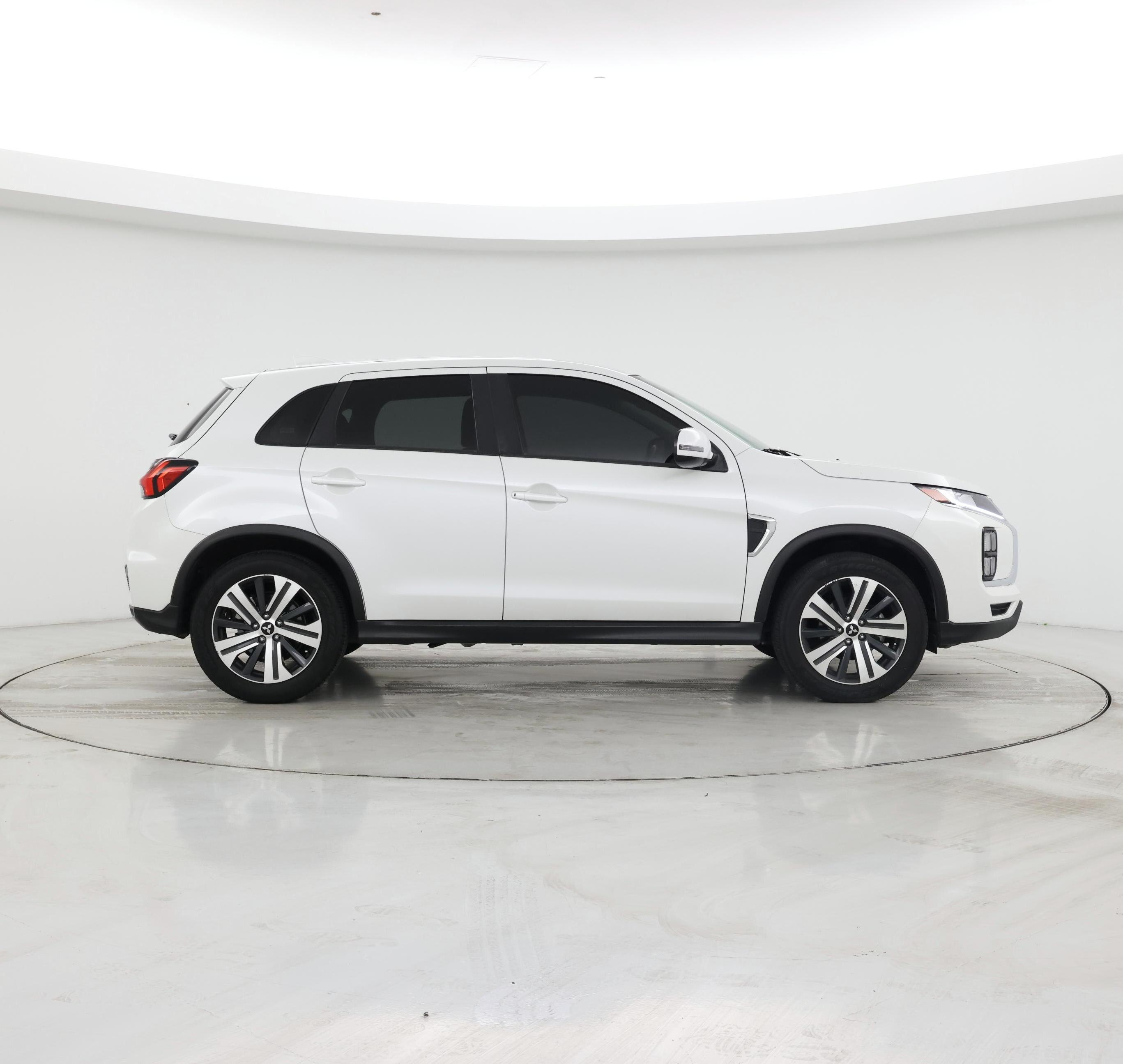 Thumbnail: 2021 Mitsubishi Outlander Sport - 7