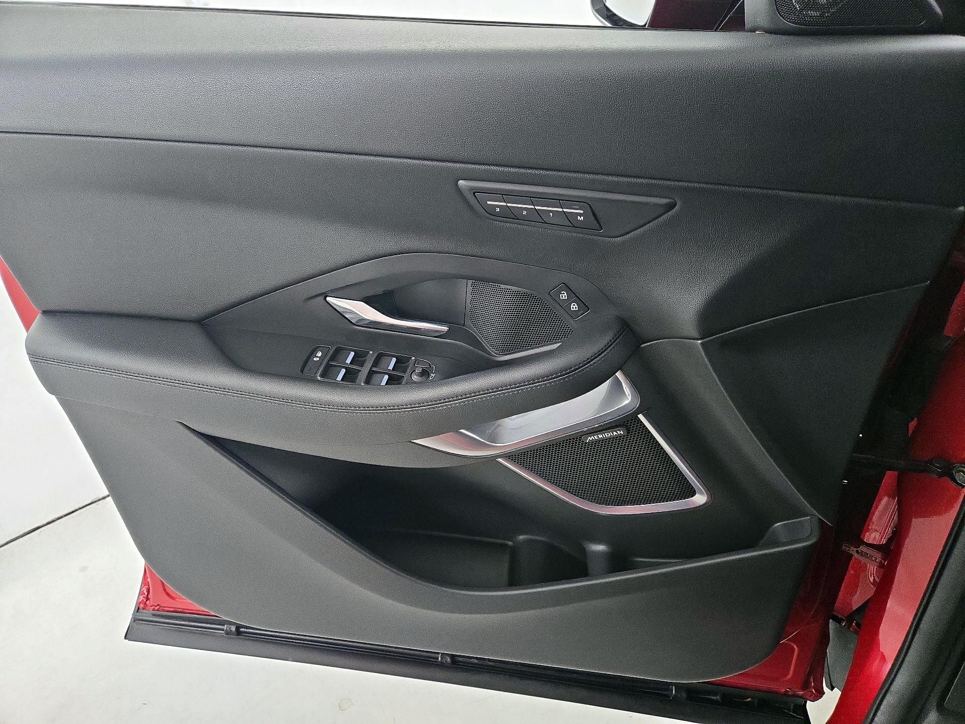 Thumbnail: 2021 Jaguar E-Pace - 12